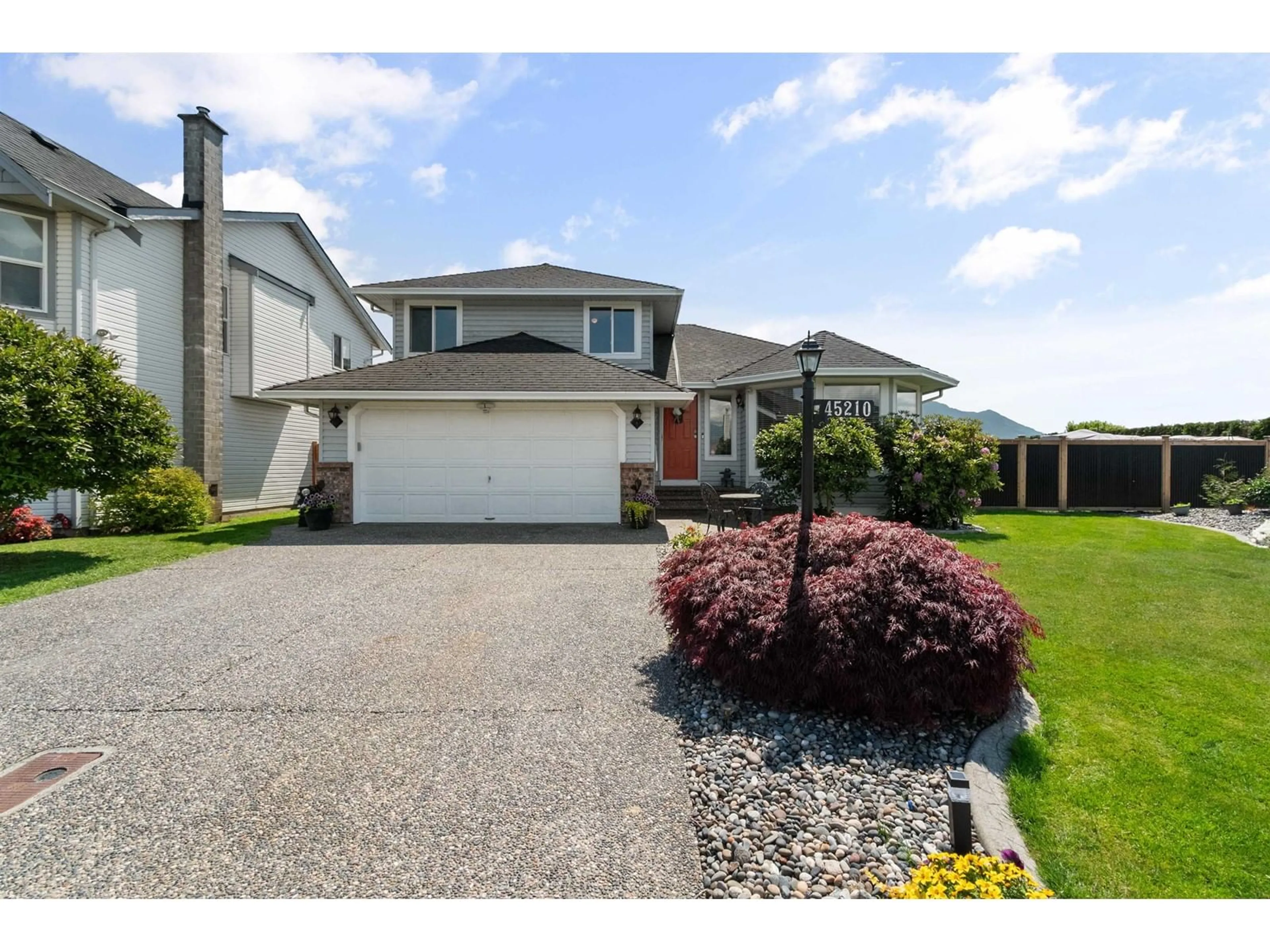Home with vinyl exterior material, street for 45210 BLUEJAY AVENUE, Chilliwack British Columbia V2R2V2