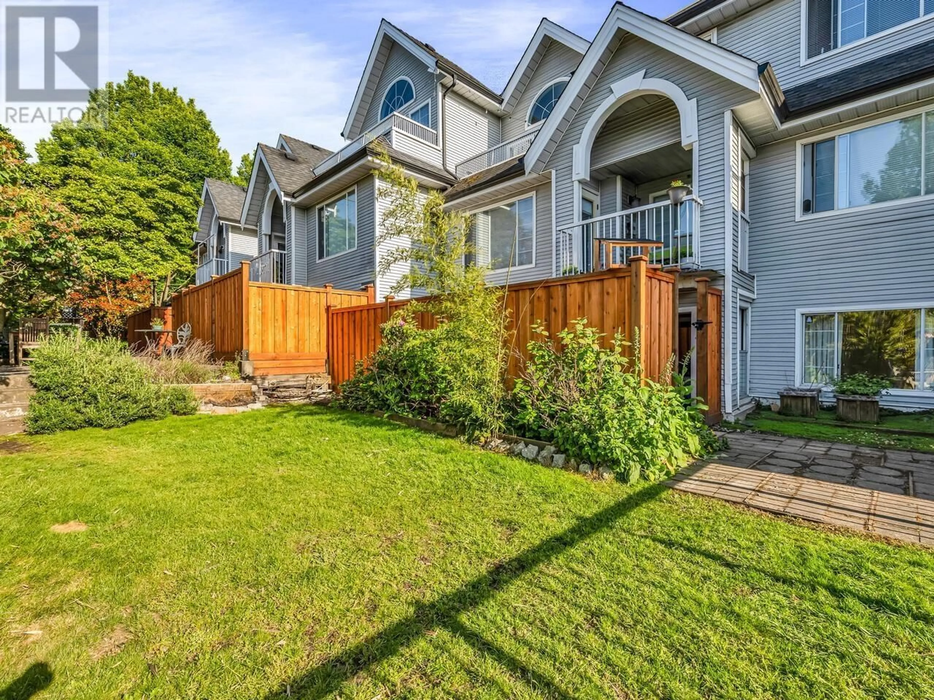 Unknown for 209 - 1433 1ST STREET, Vancouver British Columbia V5N1A4