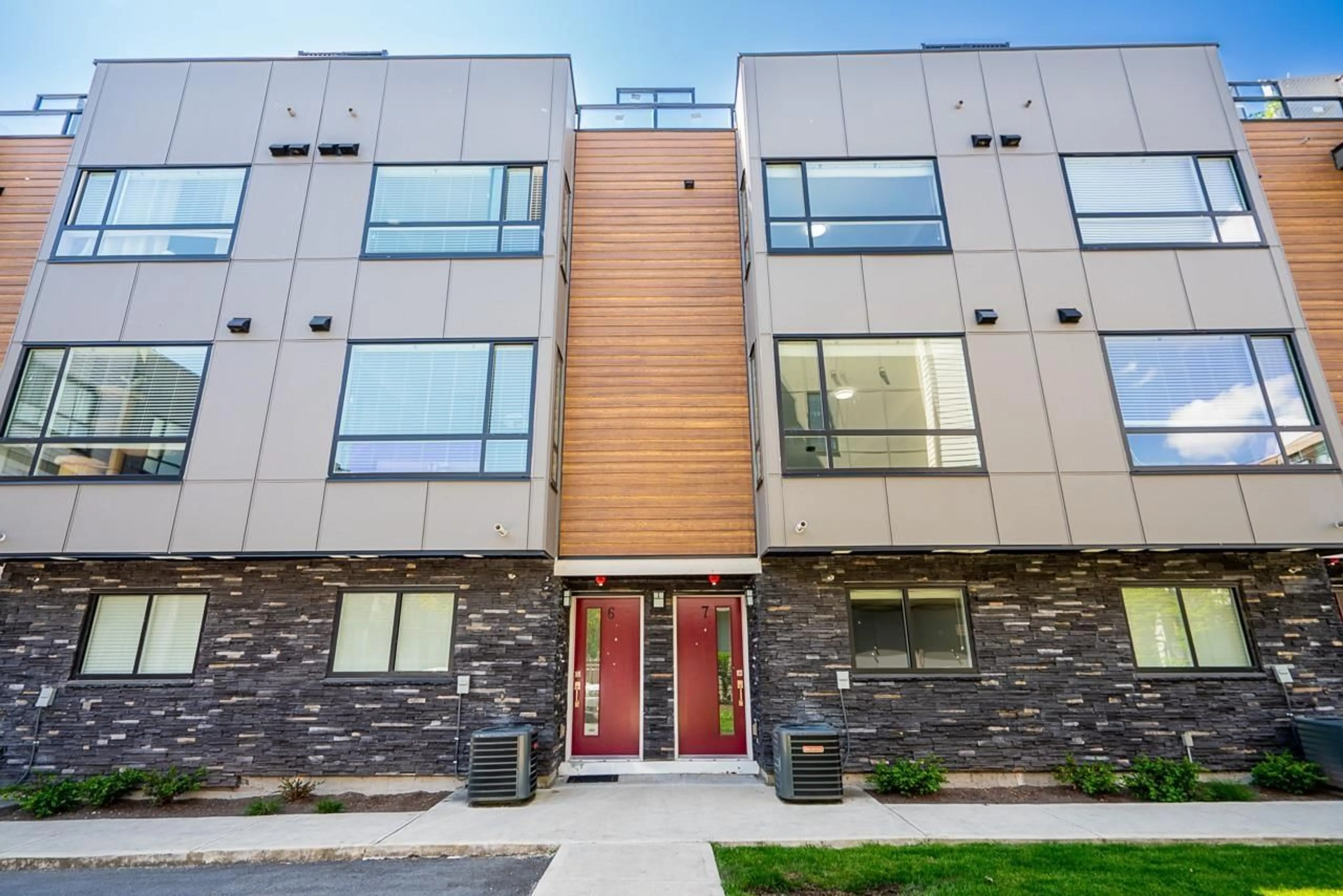 Home with brick exterior material, unknown for 7 - 19631 55A, Langley British Columbia V3A3X1