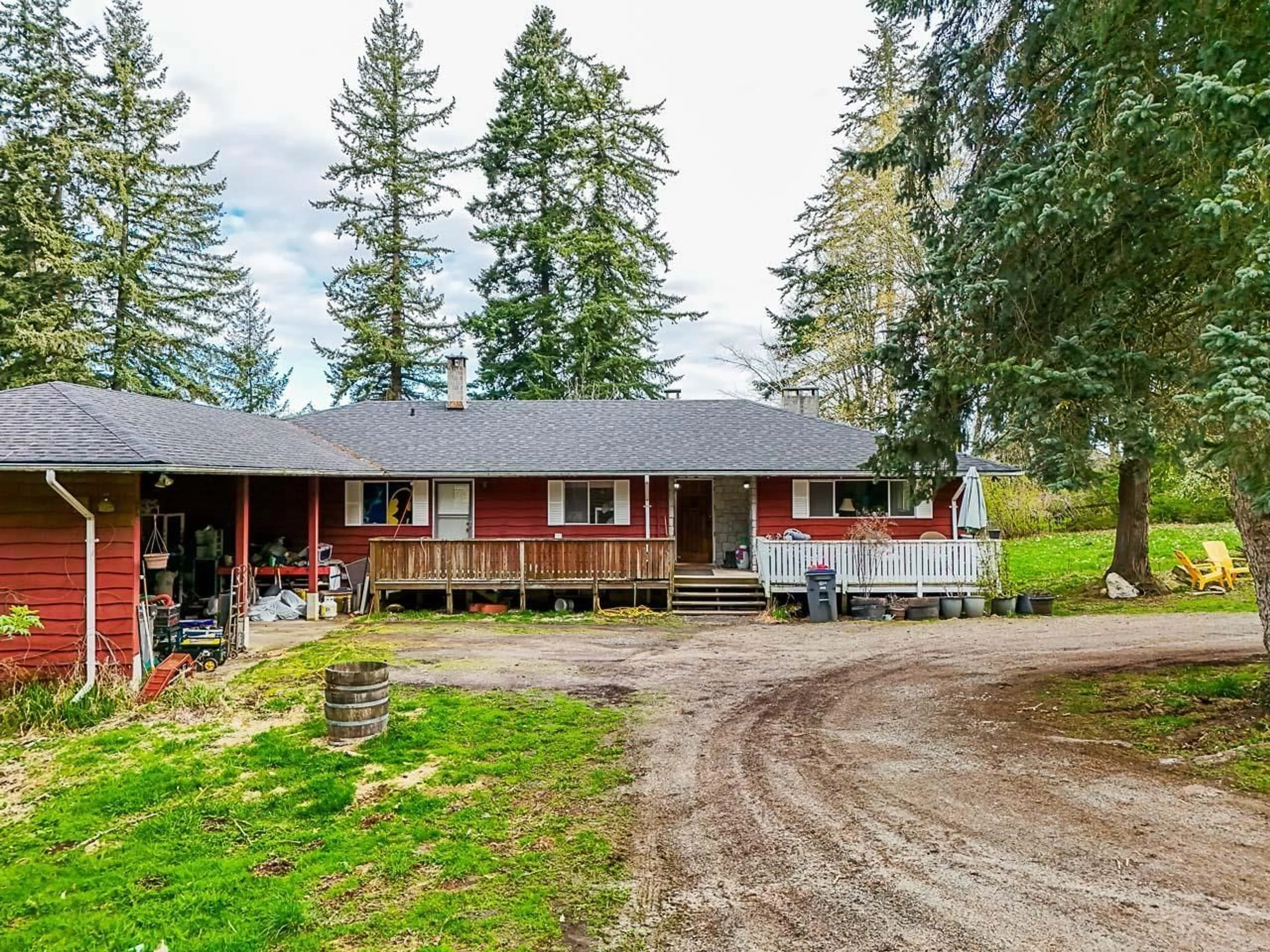 A pic from outside/outdoor area/front of a property/back of a property/a pic from drone, unknown for 18495 0, Surrey British Columbia V3Z9R9