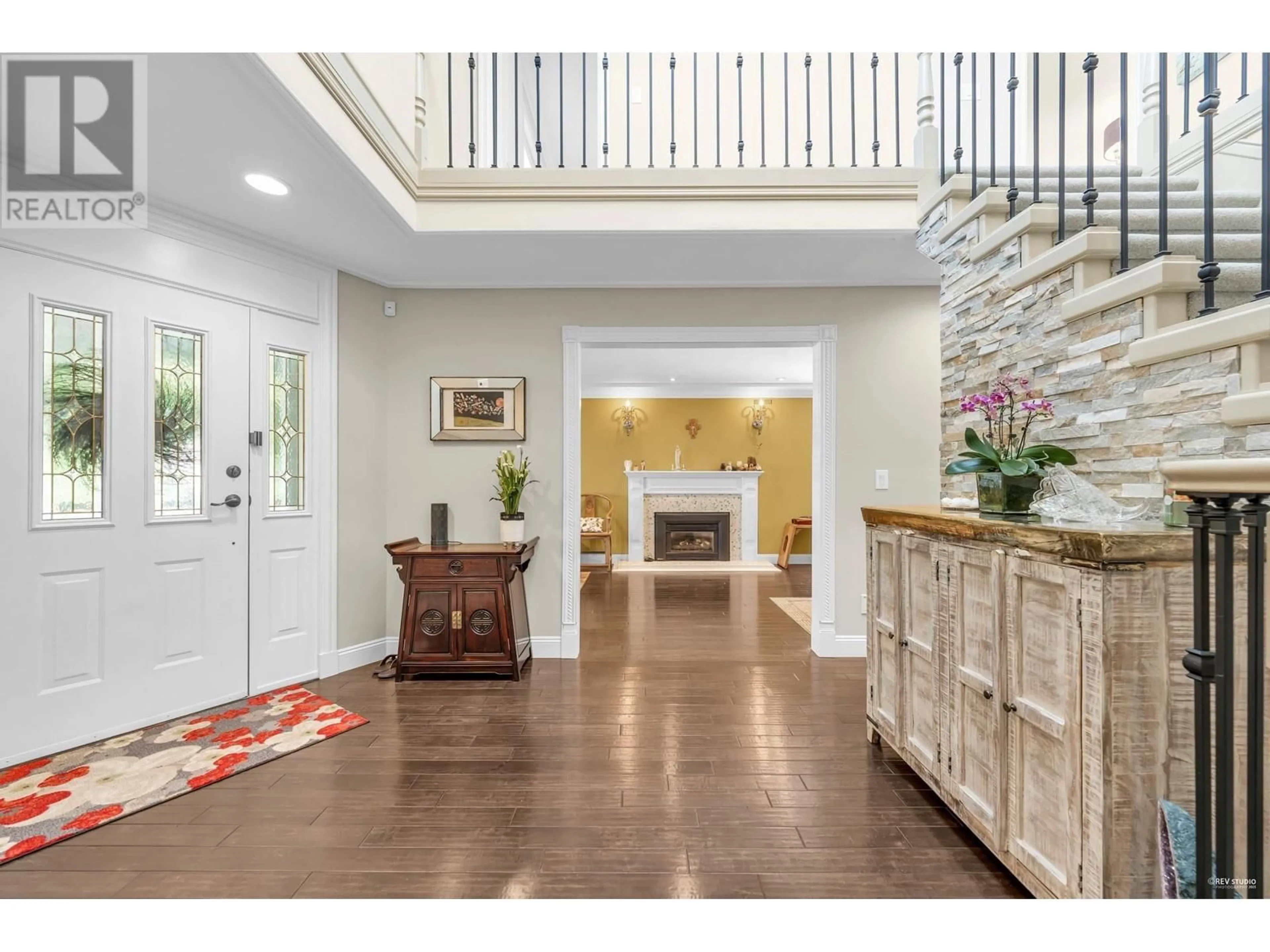 Indoor entryway for 12311 TRITES ROAD, Richmond British Columbia V7E3R6