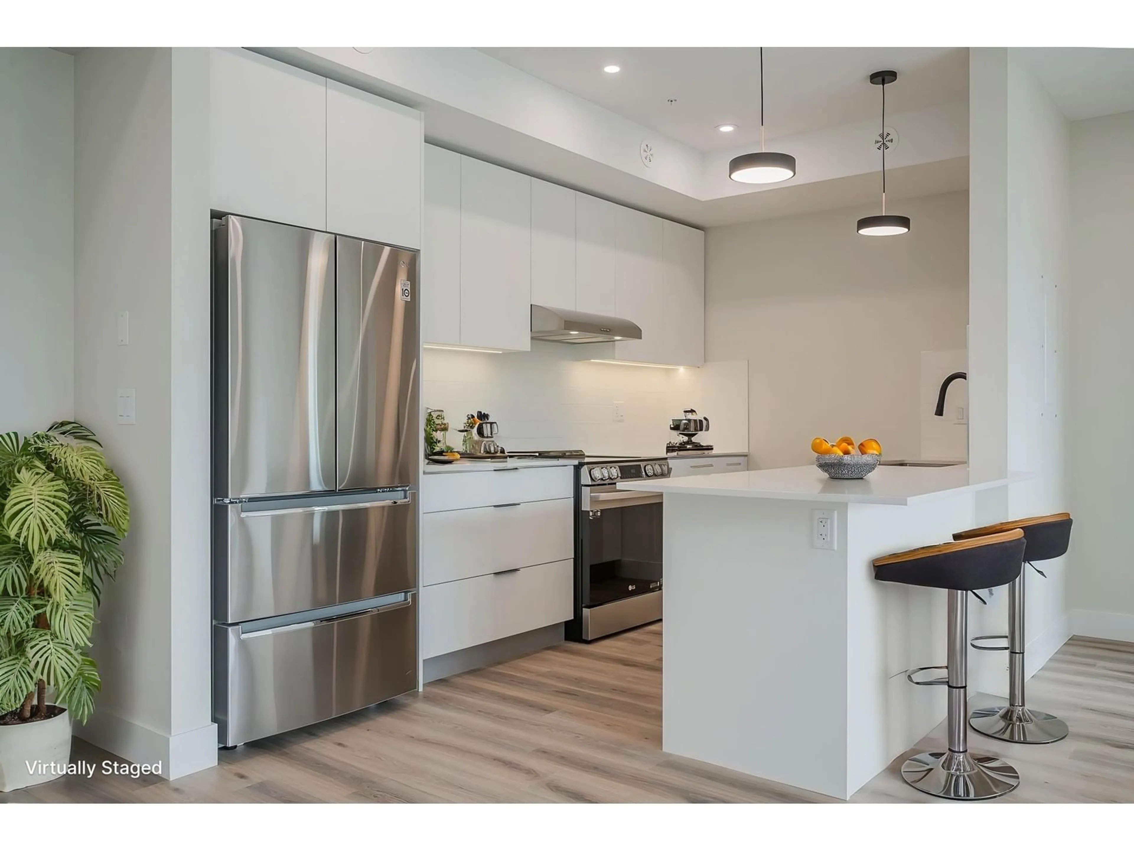 Contemporary kitchen, unknown for 306 - 6285 KING GEORGE, Surrey British Columbia V3X0L3