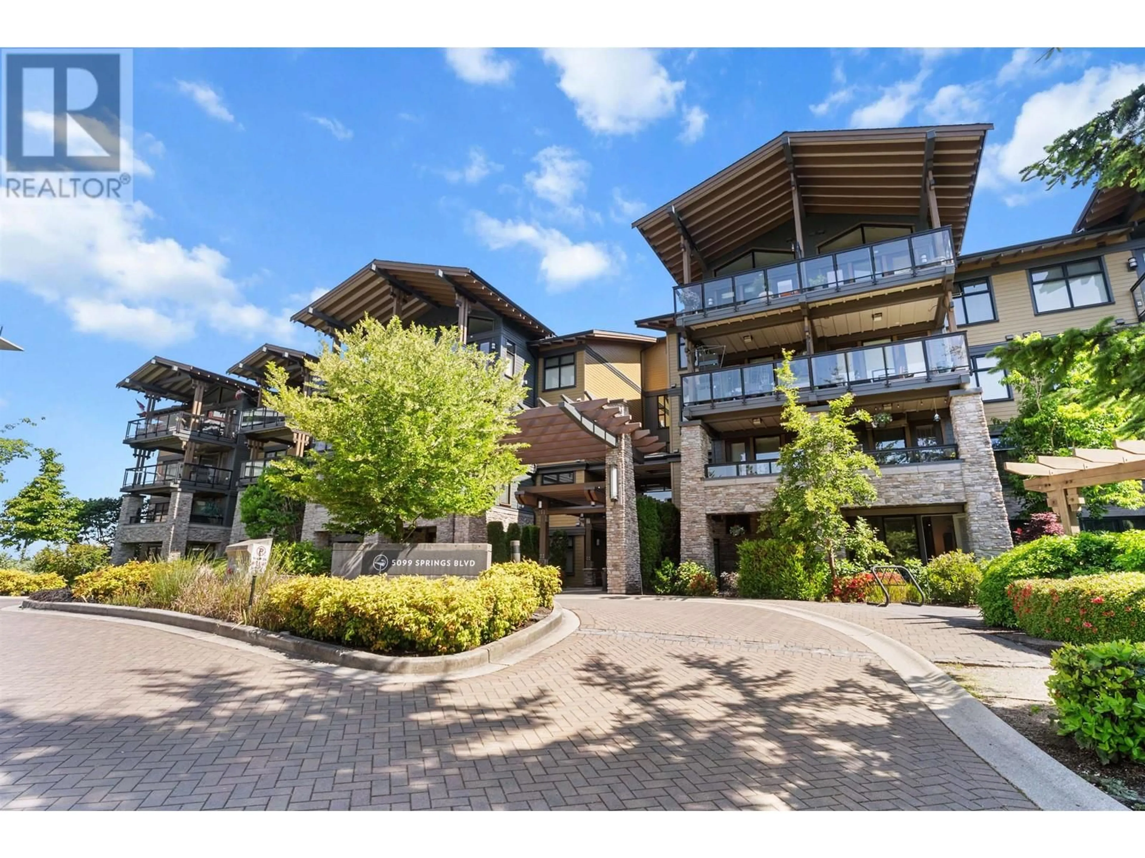 Indoor foyer for 113 - 5099 SPRINGS BOULEVARD, Tsawwassen British Columbia V4M0A2