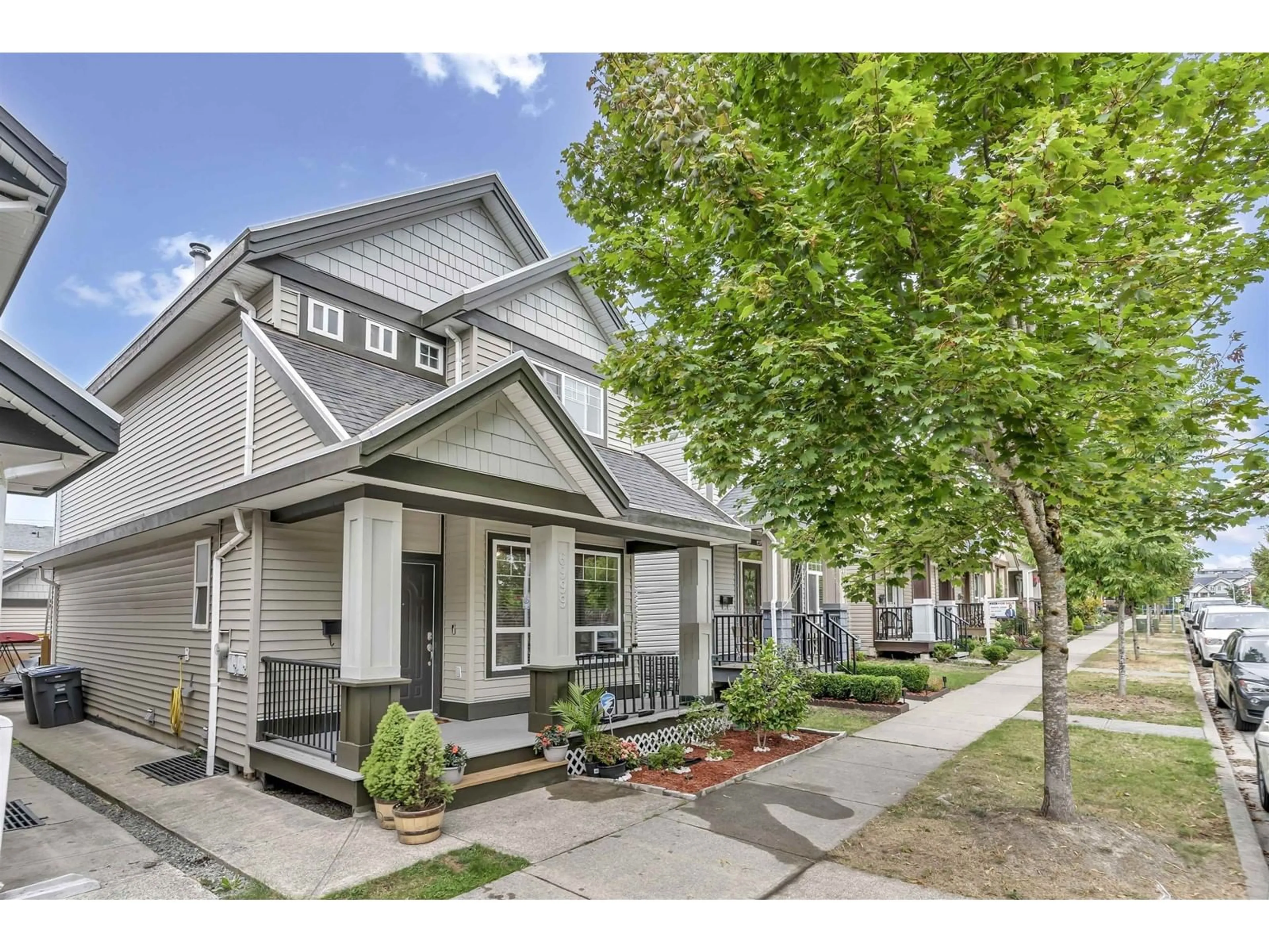 Home with vinyl exterior material, street for 6999 144A, Surrey British Columbia V3S2X8