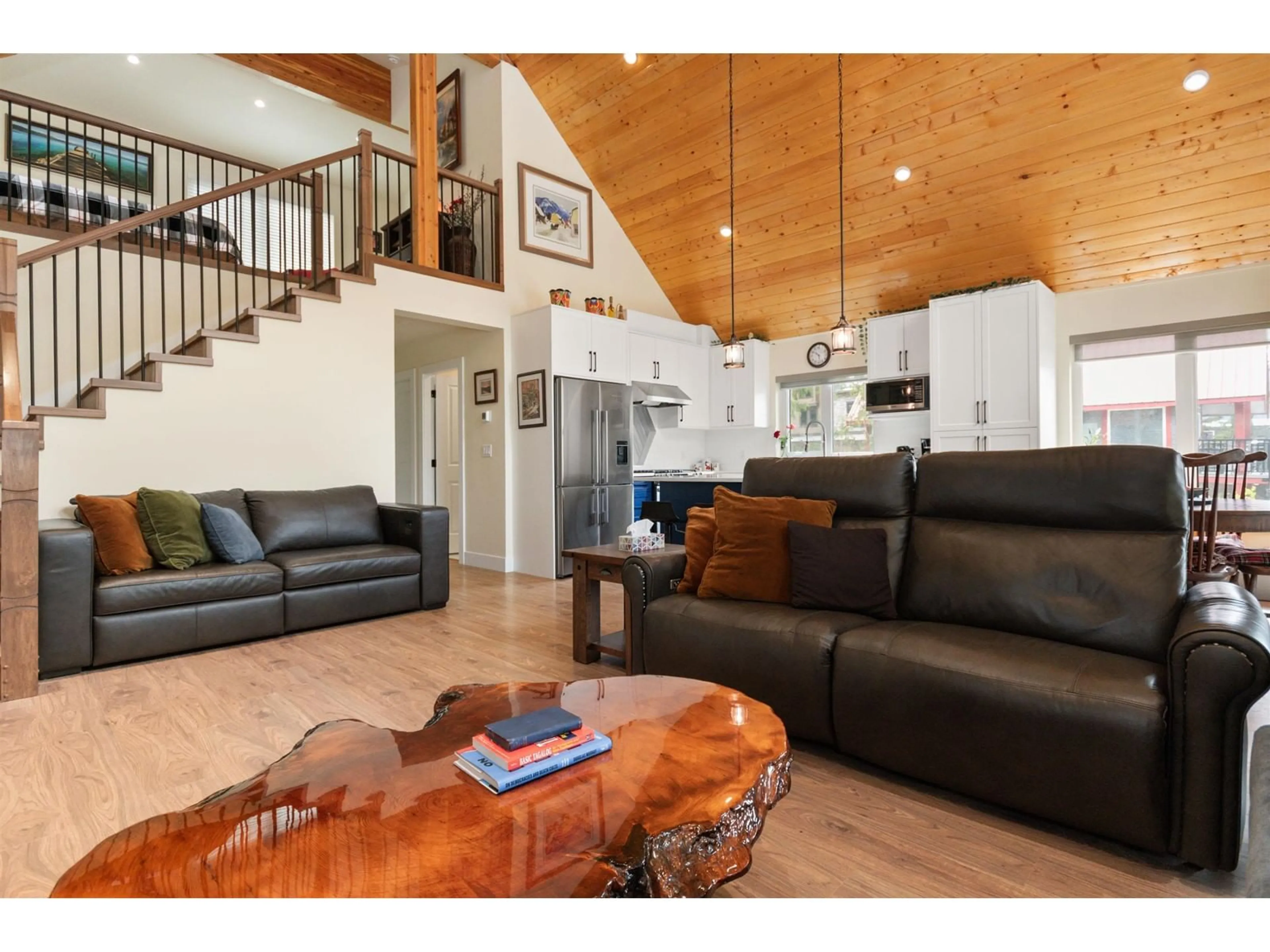Living room with furniture, wood/laminate floor for HG158 - 71362 GROVE BOULEVARD, Hope British Columbia V0X1L0