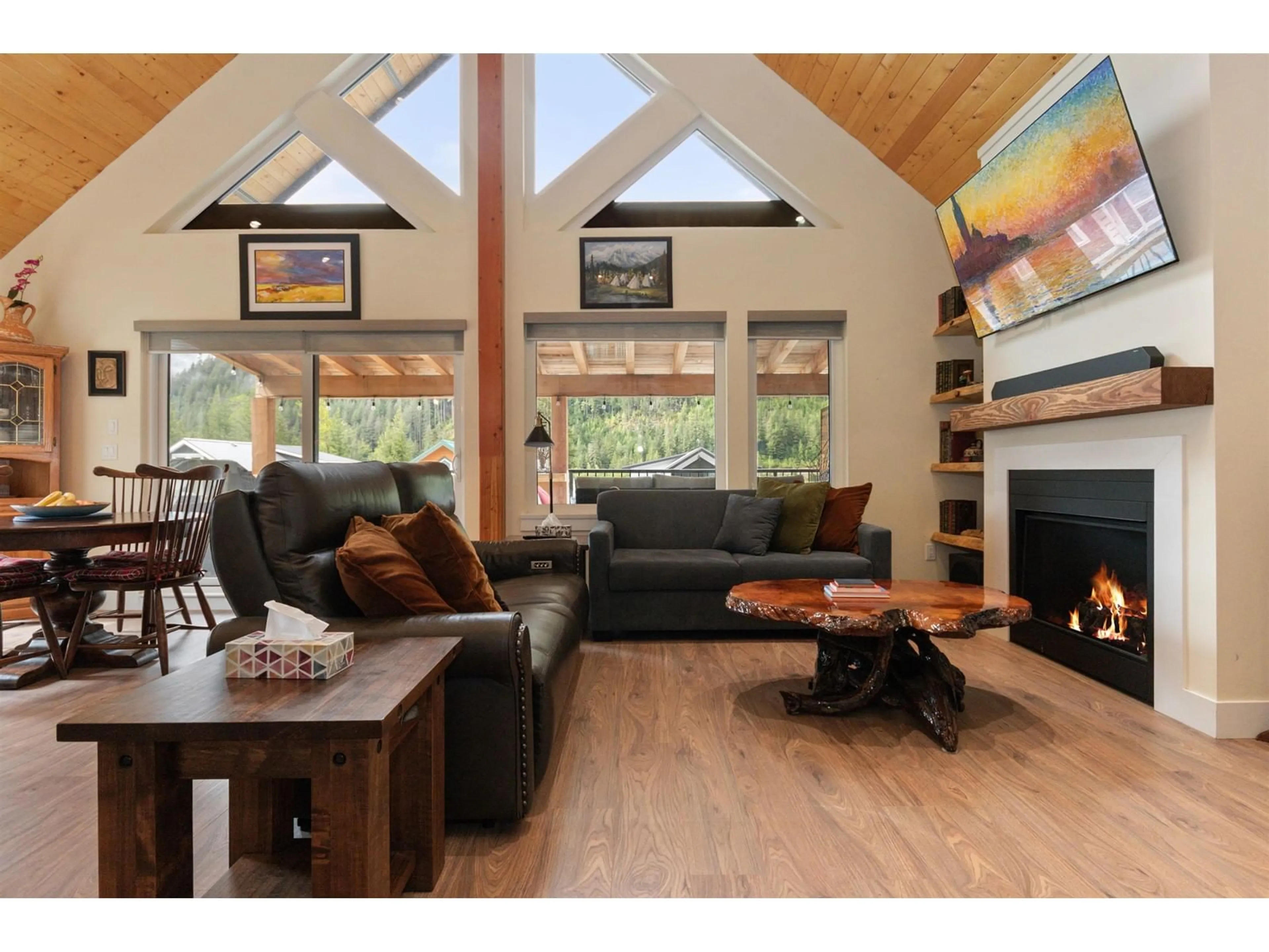 Living room with furniture, wood/laminate floor for HG158 - 71362 GROVE BOULEVARD, Hope British Columbia V0X1L0