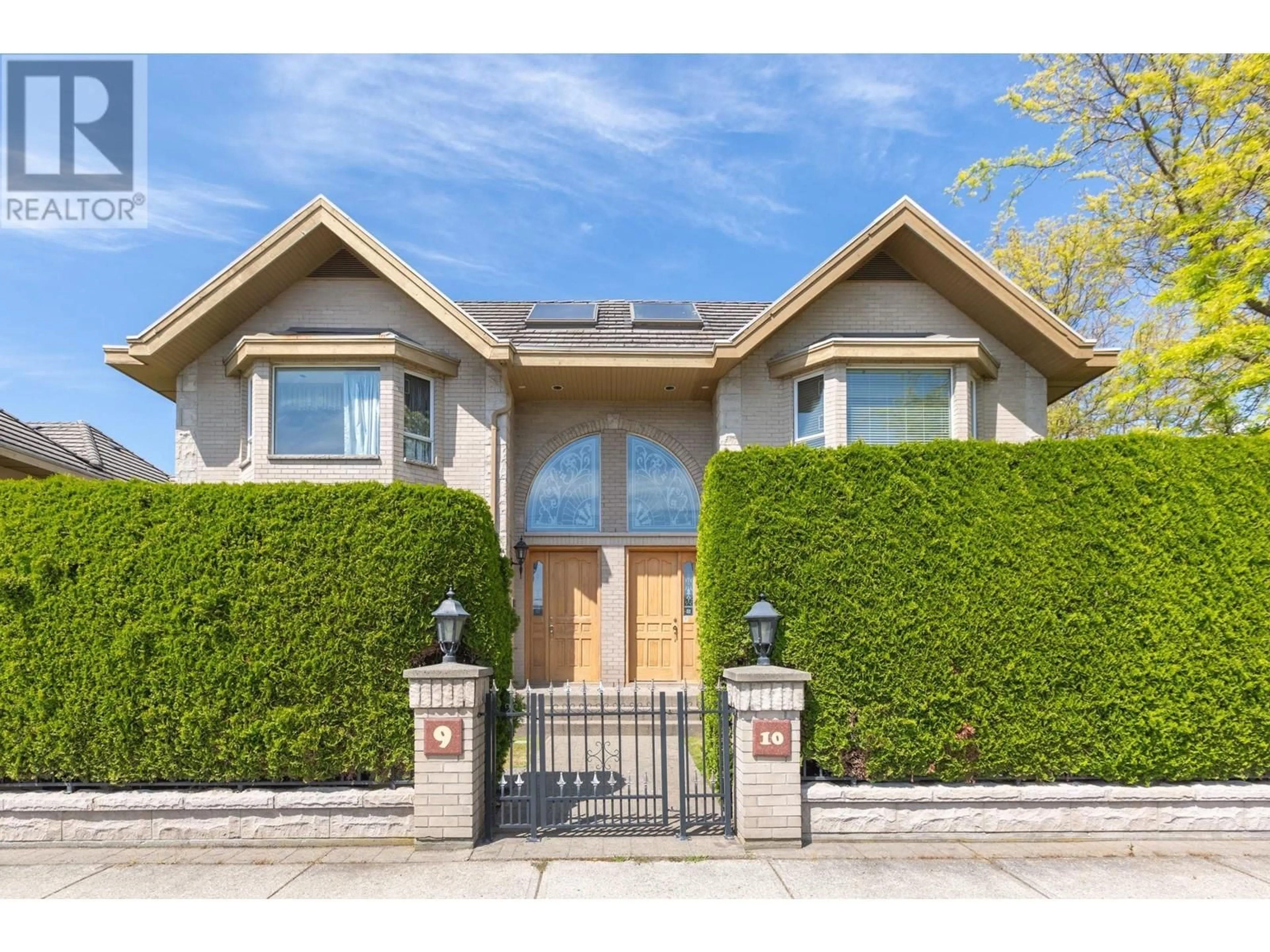 Home with brick exterior material, street for 10 - 5600 DOVER CRESCENT, Richmond British Columbia V7C5R7