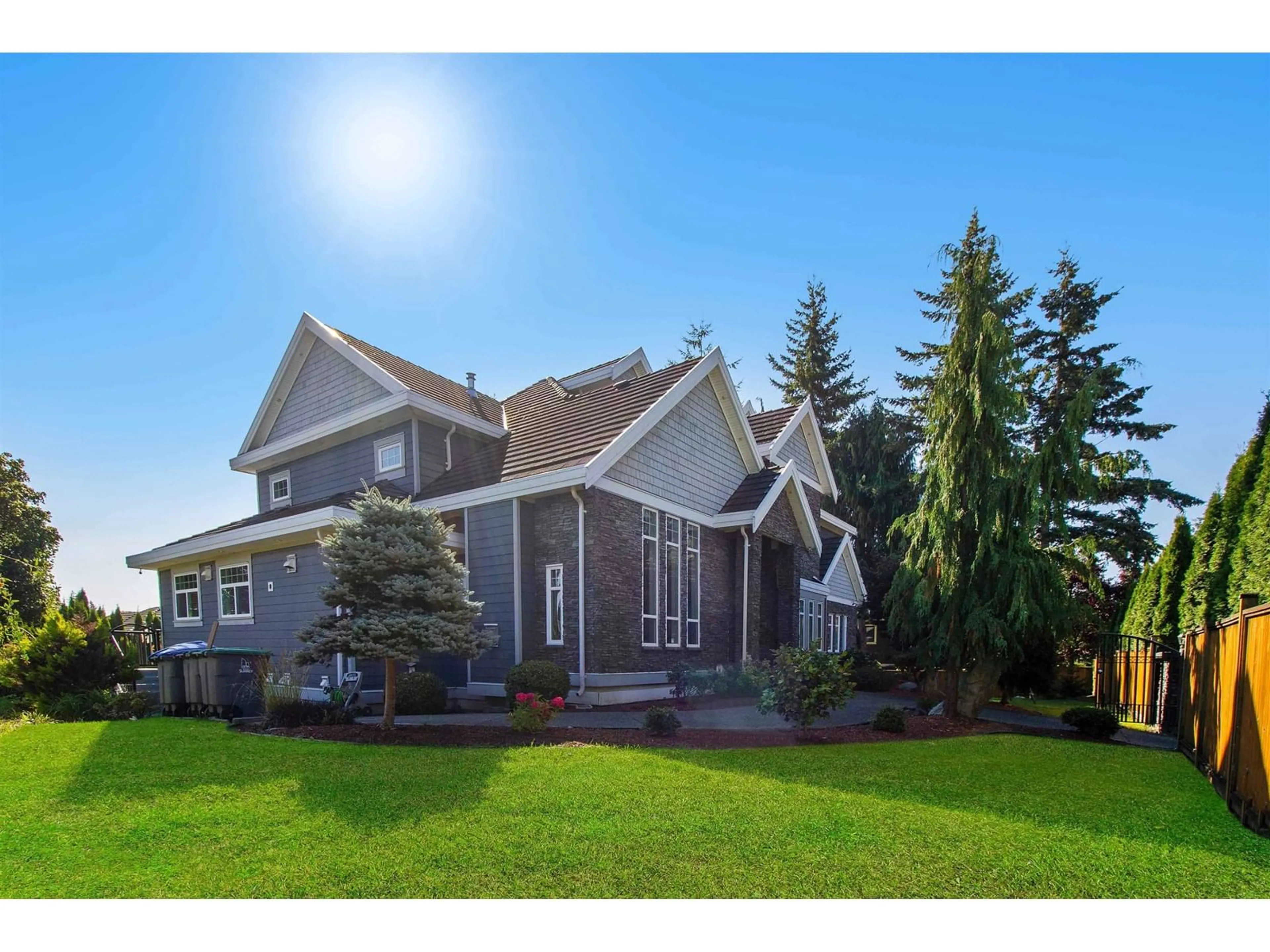 Home with vinyl exterior material, unknown for 3150 140, Surrey British Columbia V4P2J1