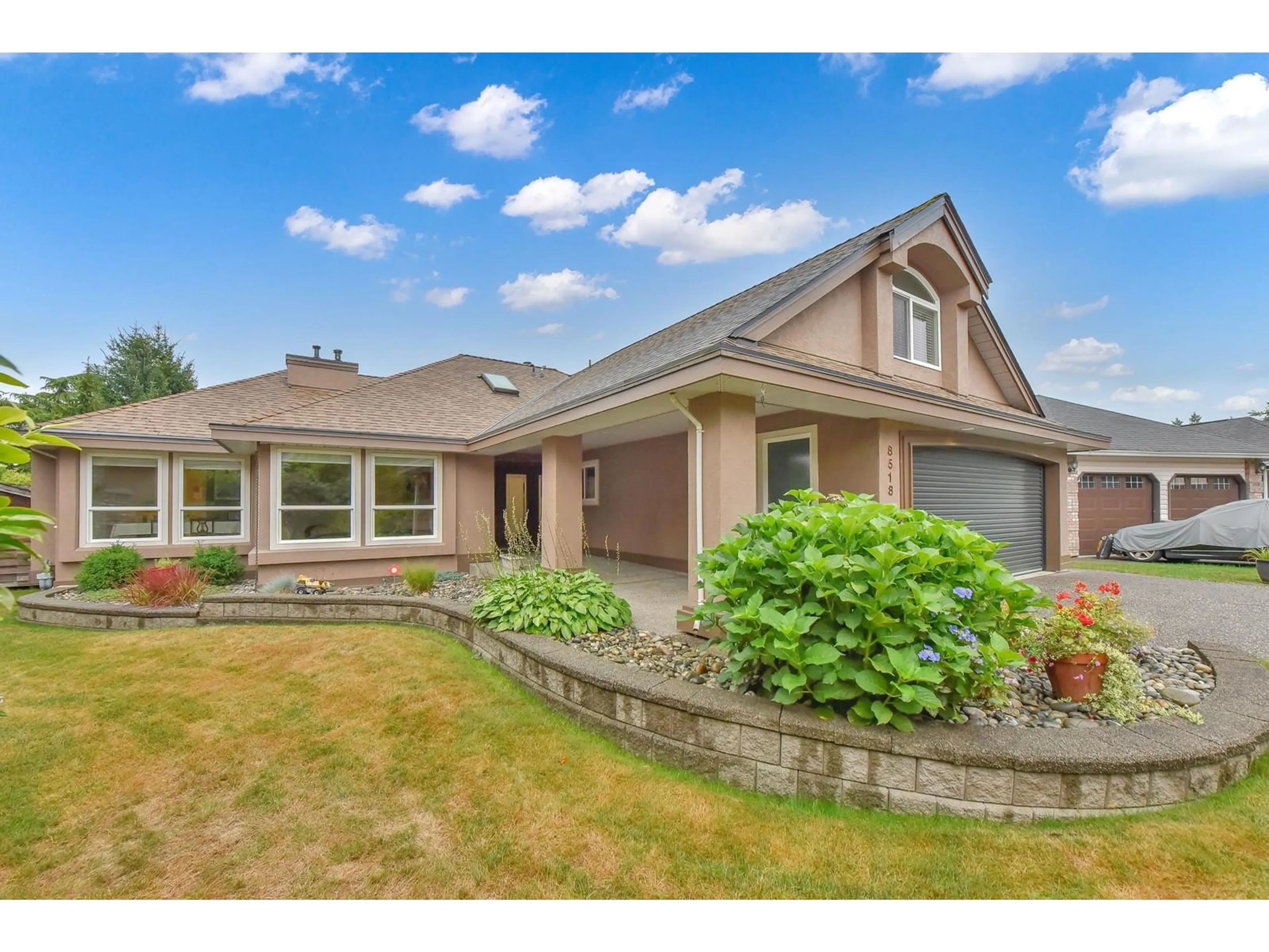 Home with vinyl exterior material, unknown for 8518 165A, Surrey British Columbia V4N3H2