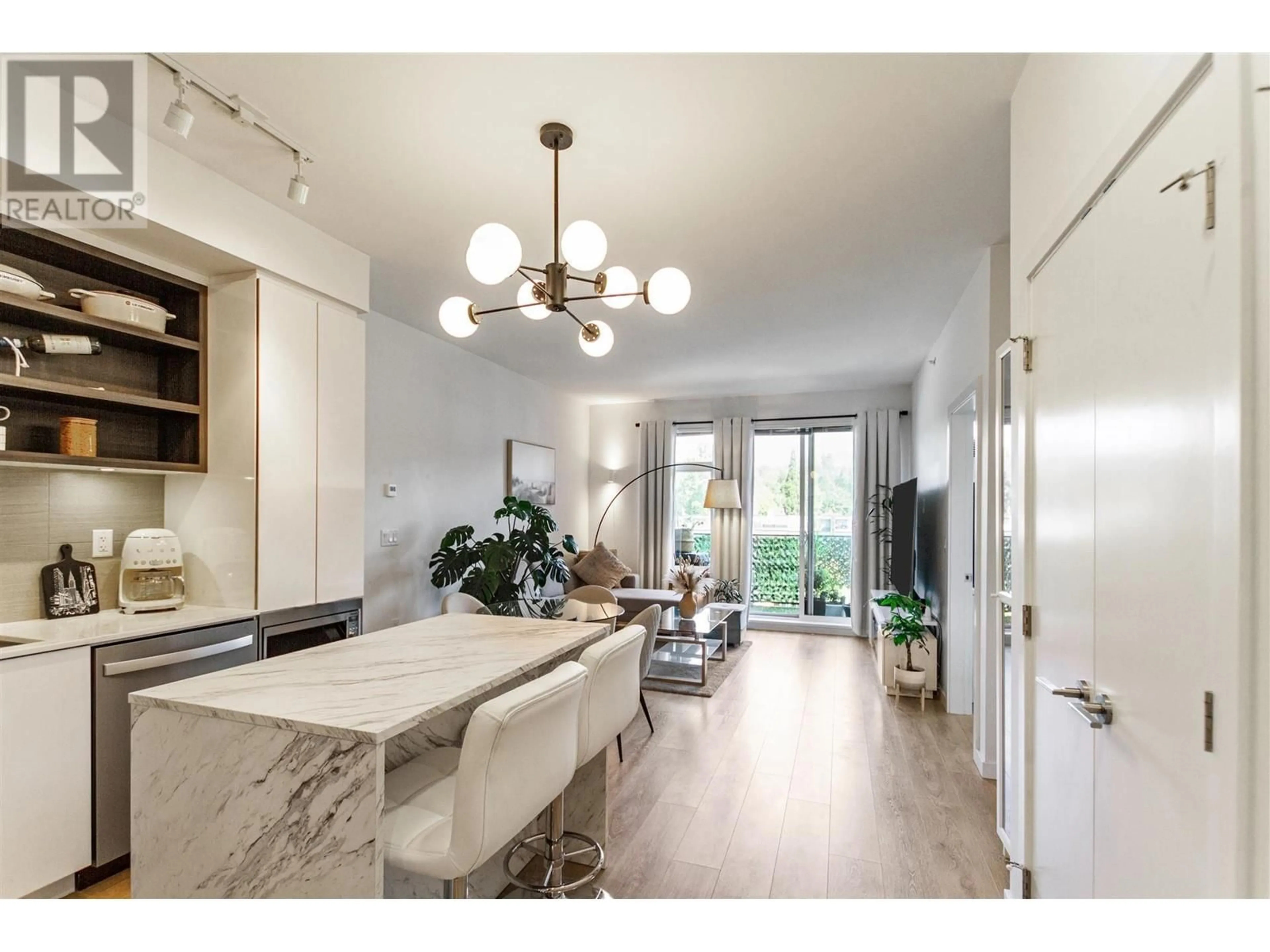 Open concept kitchen, unknown for 519 - 725 MARINE DRIVE, North Vancouver British Columbia V7M0G2