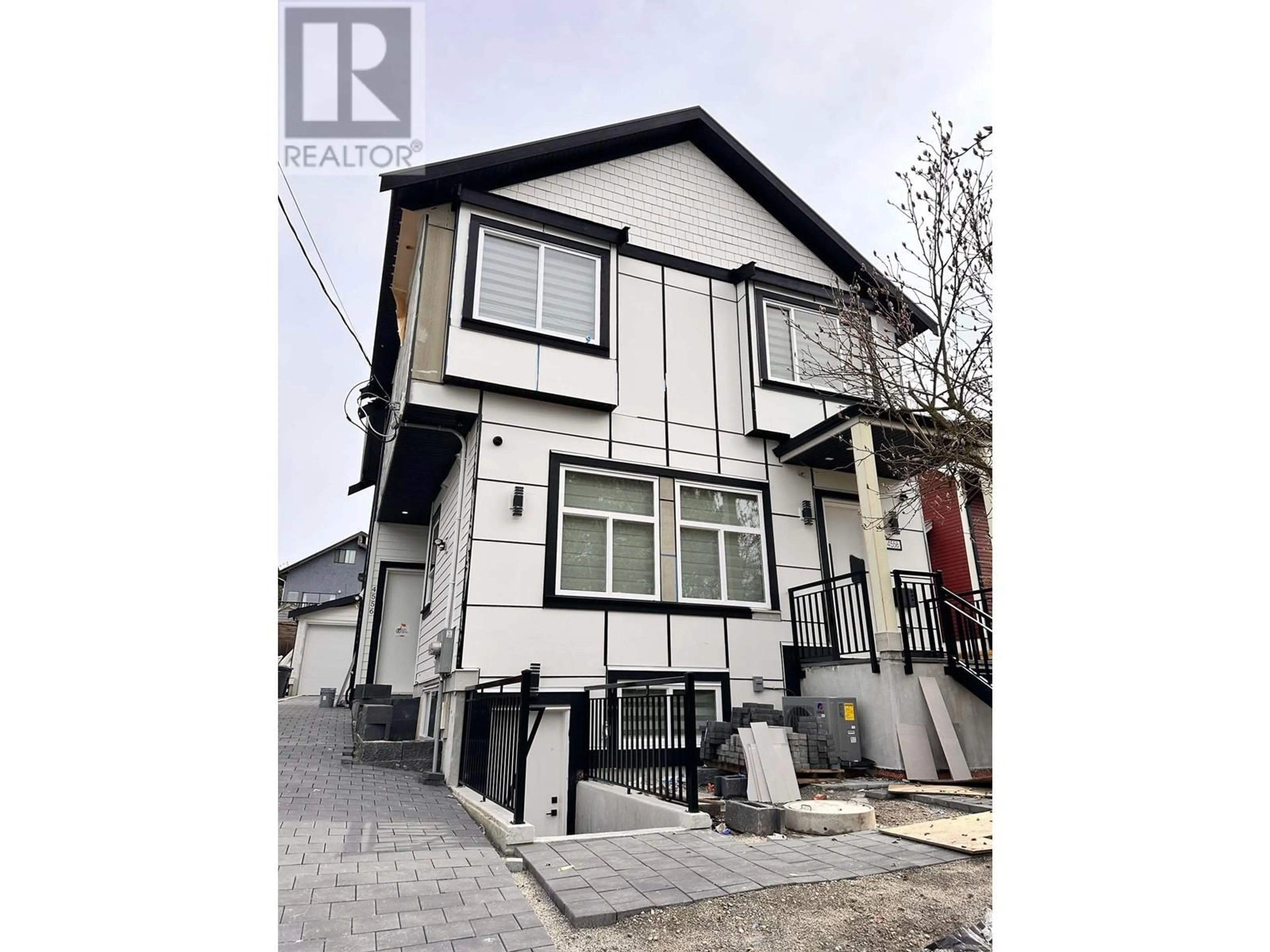 Unknown for 4558 MOSS STREET, Vancouver British Columbia V5R3T1