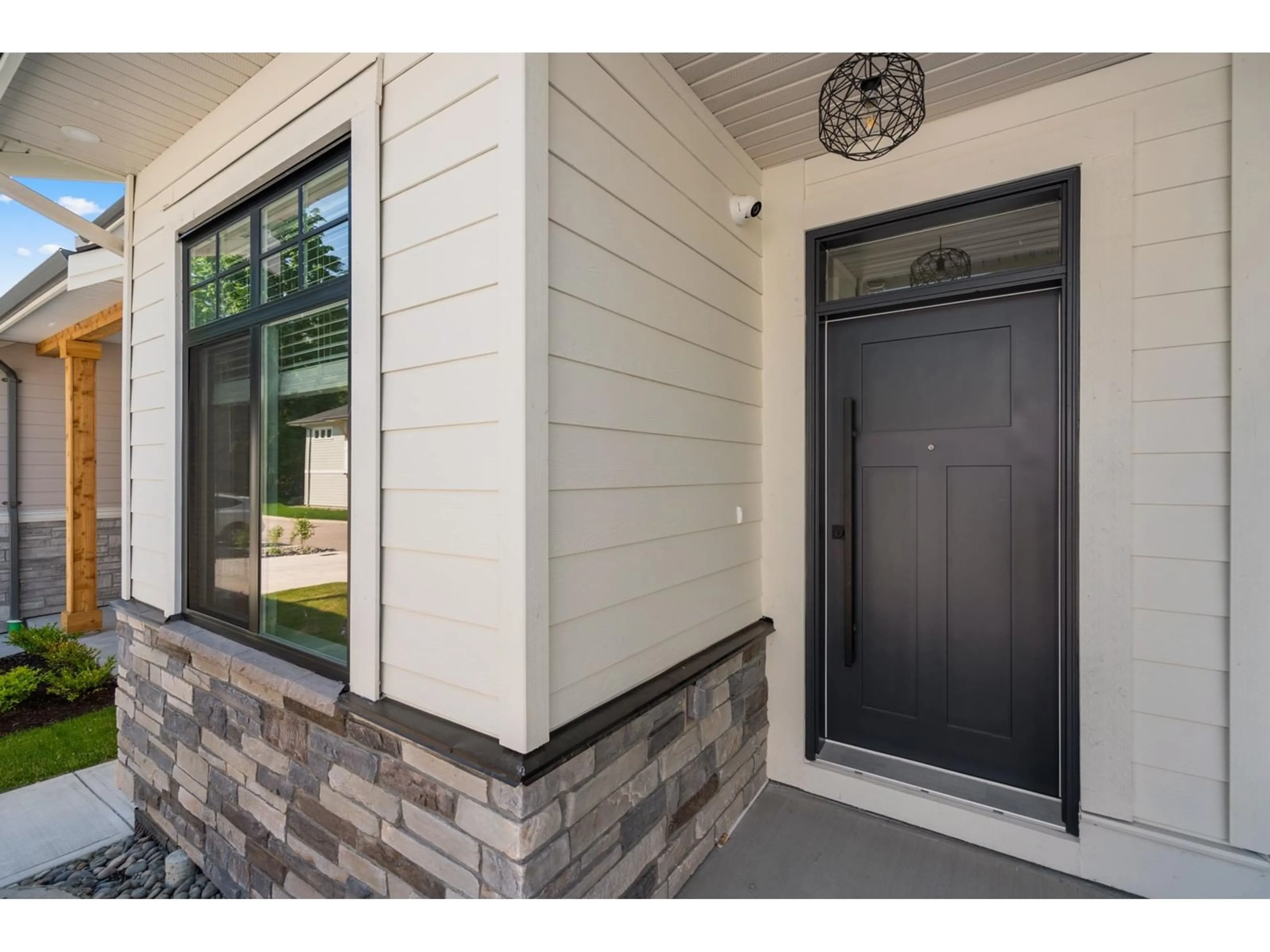 Indoor entryway for 20 - 4217 OLD CLAYBURN, Abbotsford British Columbia V3G0B6