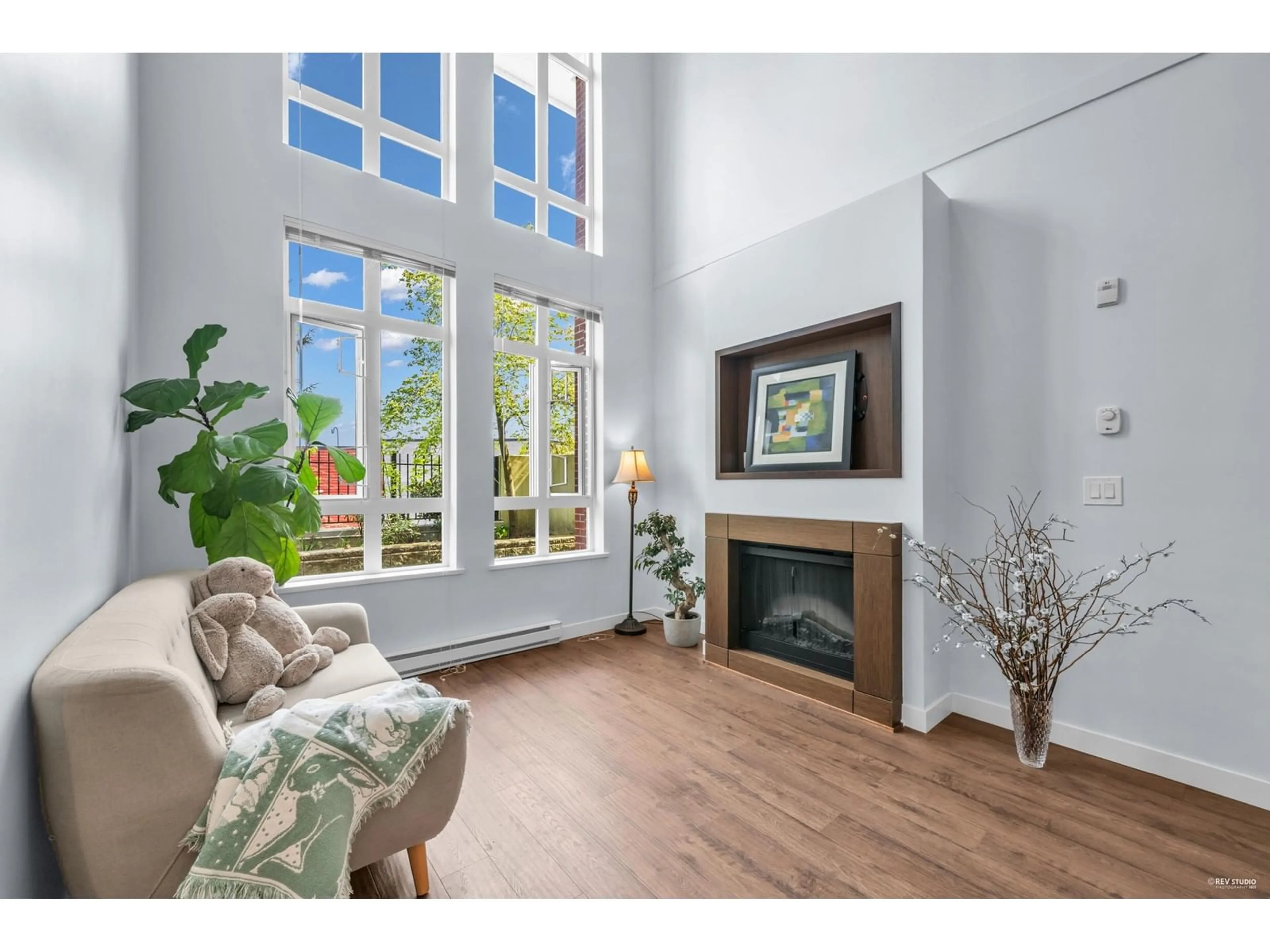 Living room with furniture, unknown for 158 - 2950 KING GEORGE, Surrey British Columbia V4P0E5