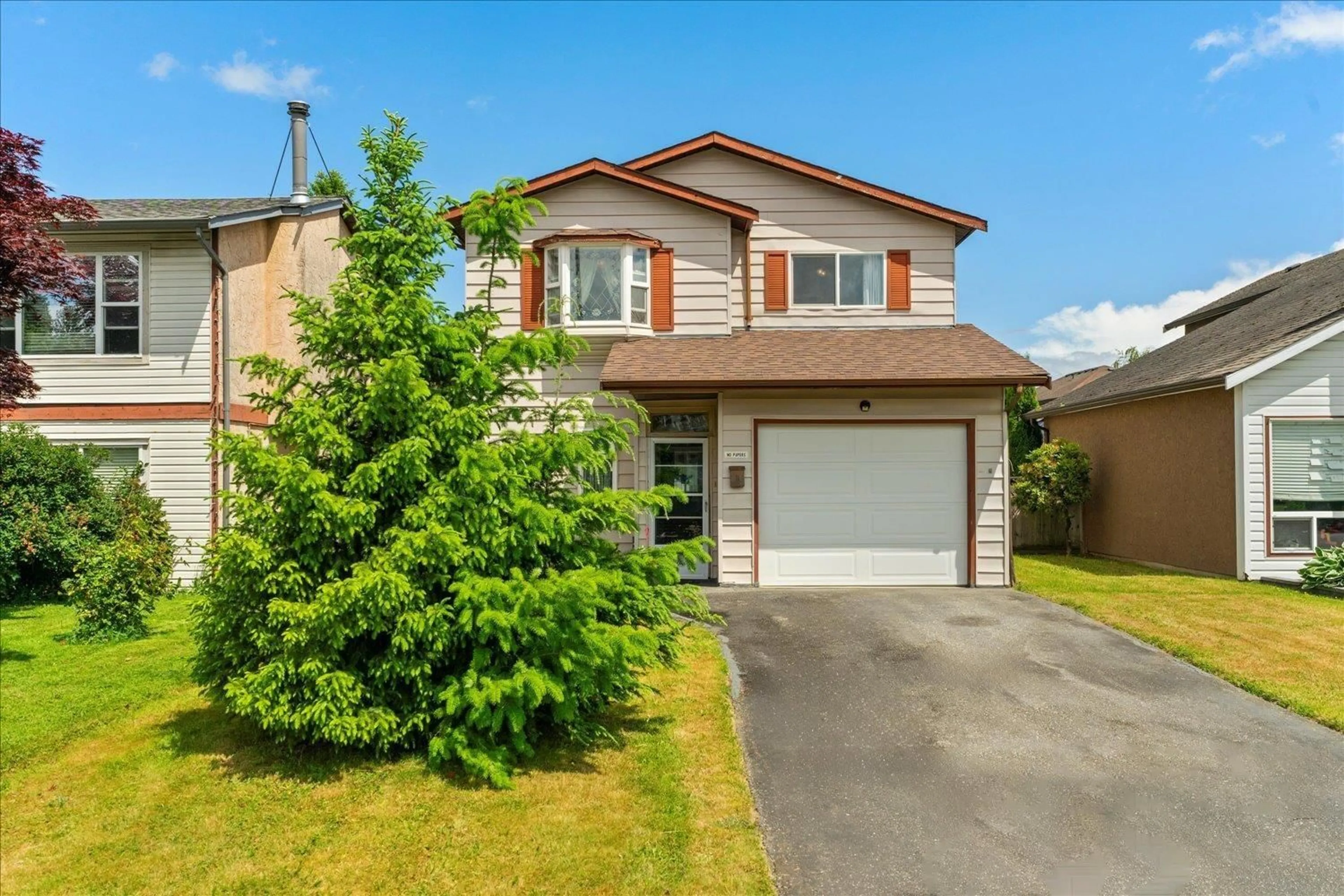 Home with vinyl exterior material, street for 45463 MEADOWBROOK DRIVE, Chilliwack British Columbia V2P7K3