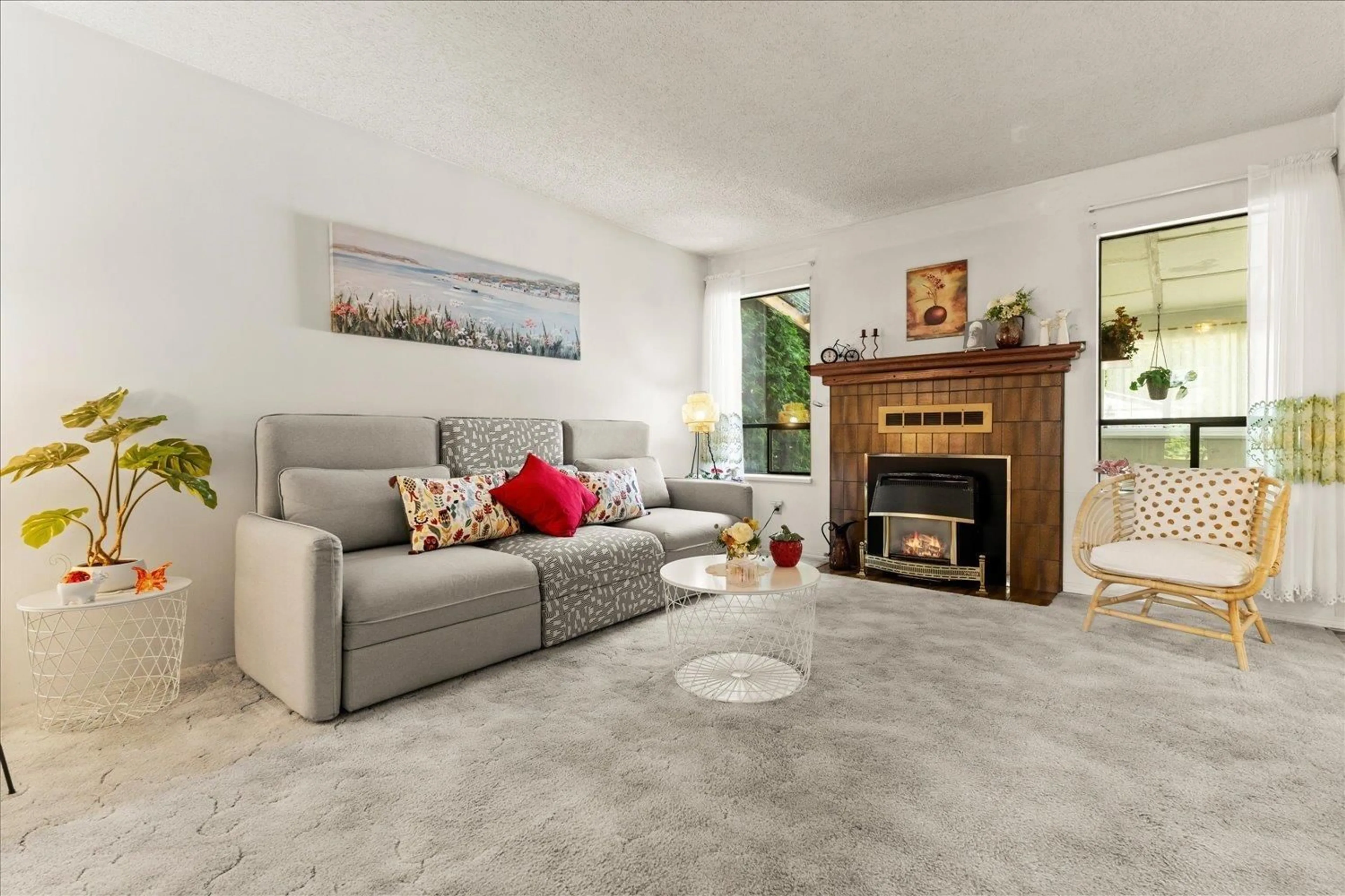 Living room with furniture, unknown for 45463 MEADOWBROOK DRIVE, Chilliwack British Columbia V2P7K3