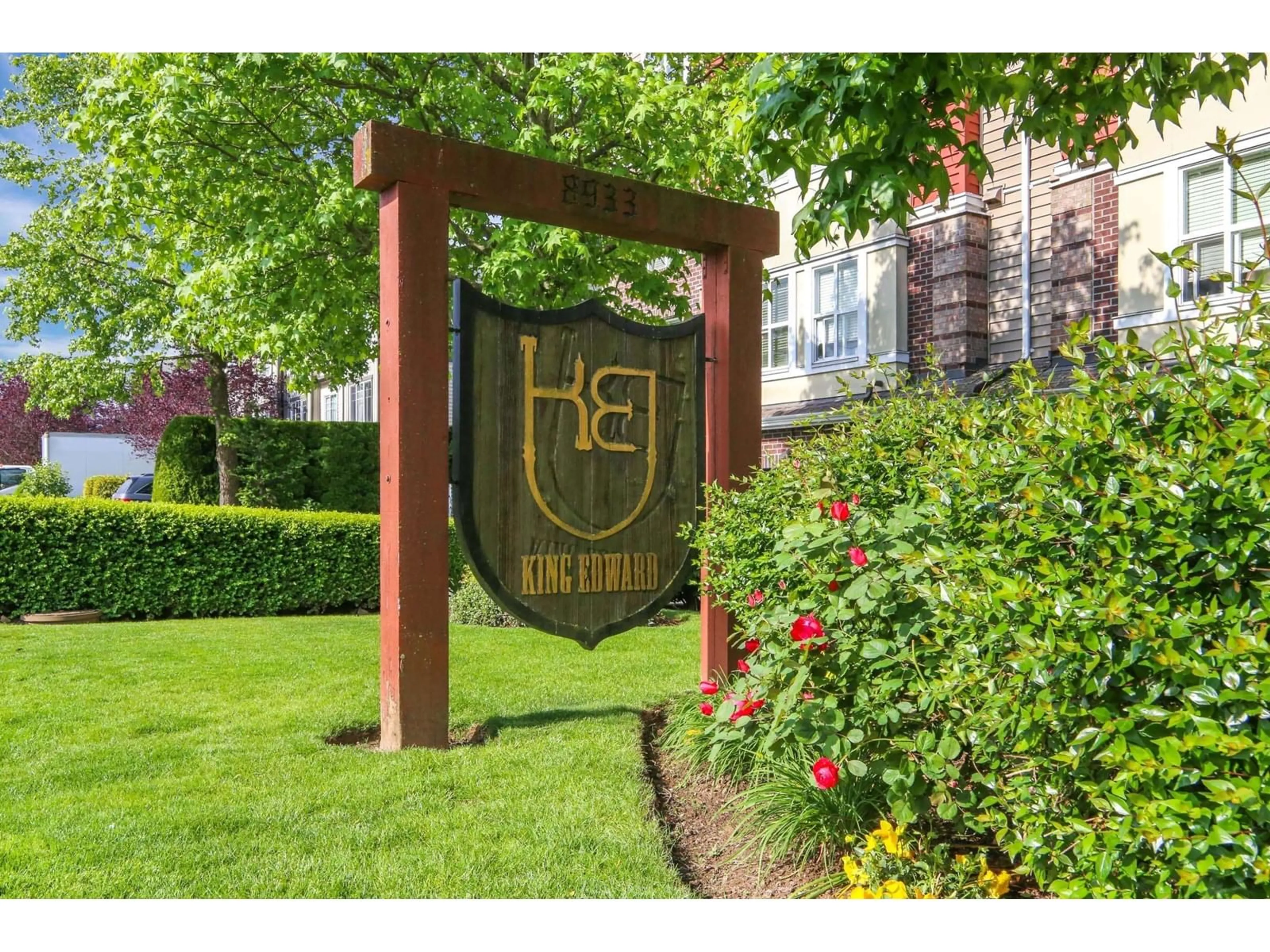 Indoor foyer for 410 - 8933 EDWARD STREET, Chilliwack British Columbia V2P4E2