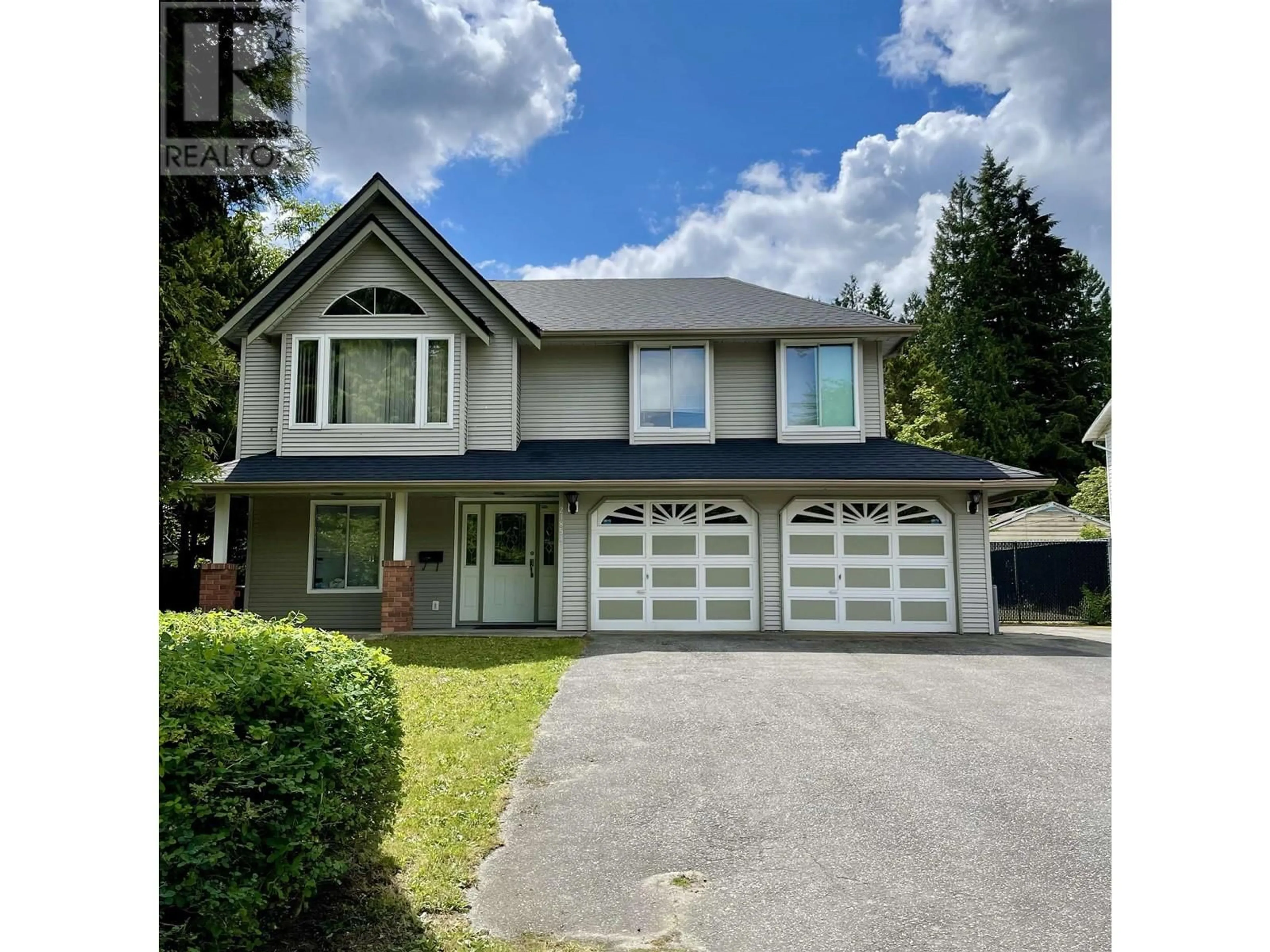 Home with vinyl exterior material, street for 21854 LOUGHEED HIGHWAY, Maple Ridge British Columbia V2X2S3