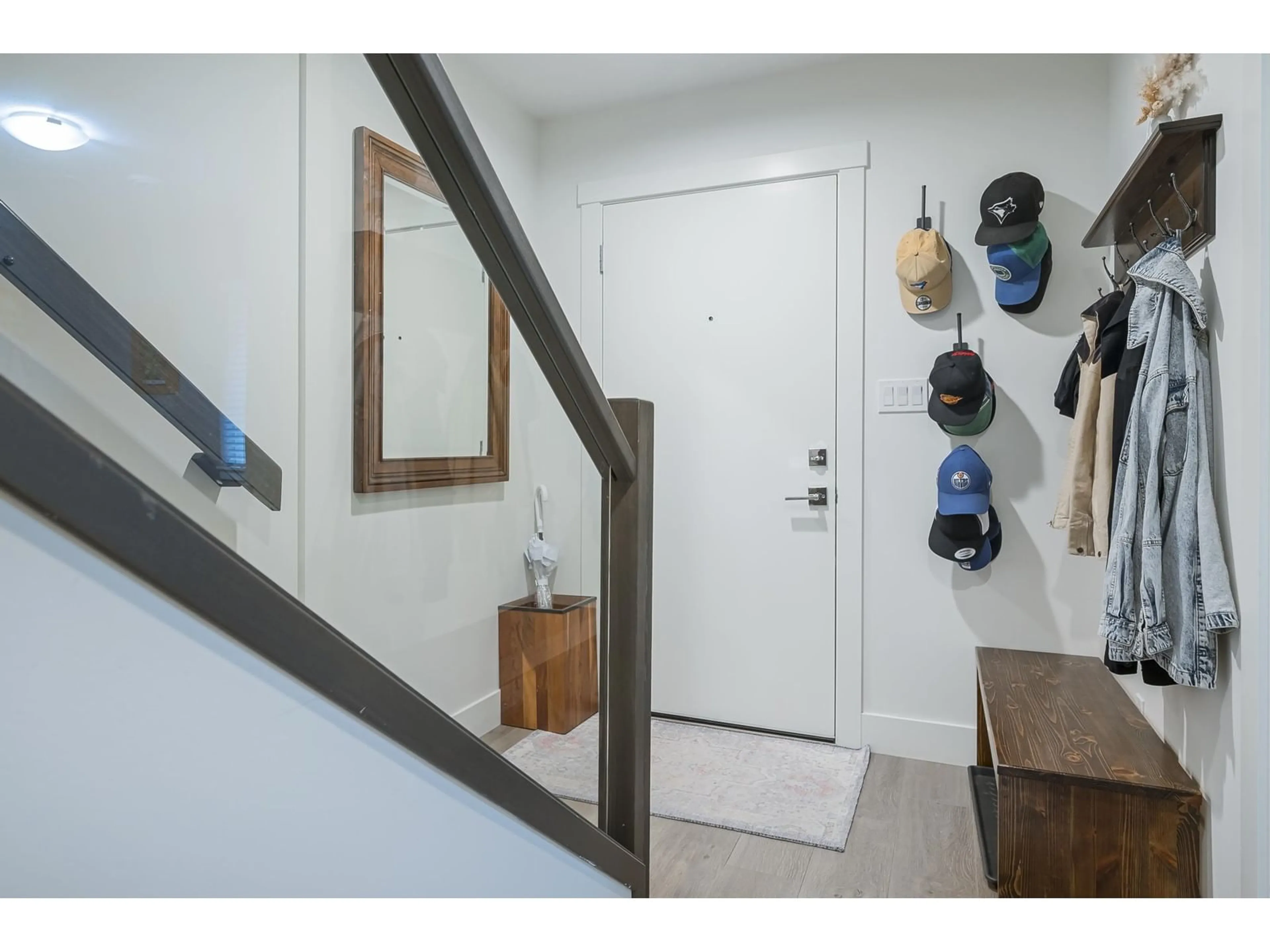 Indoor entryway for 40 - 15688 28, Surrey British Columbia V3Z0N1
