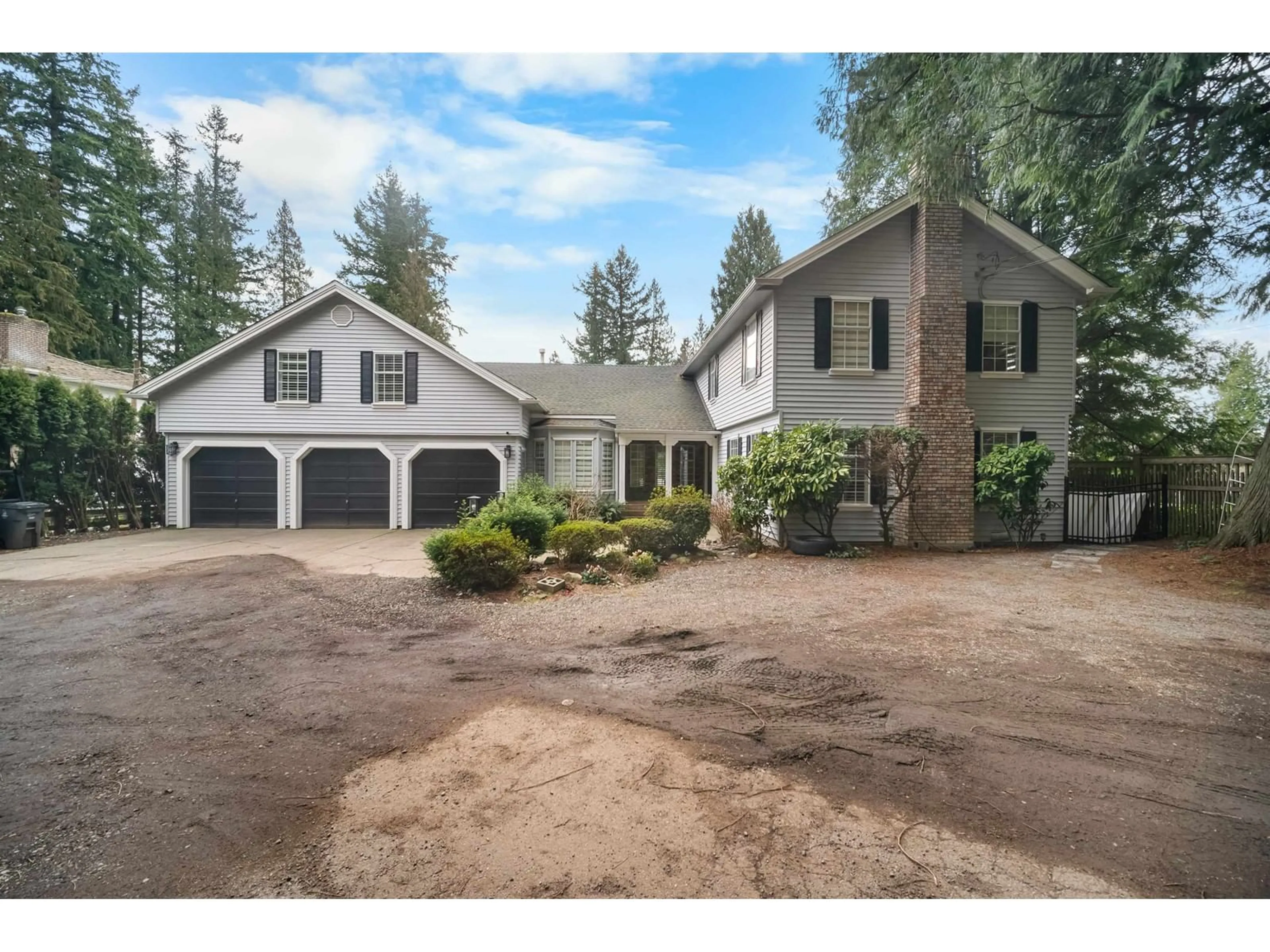 A pic from outside/outdoor area/front of a property/back of a property/a pic from drone, unknown for 13866 56, Surrey British Columbia V3X2Z8