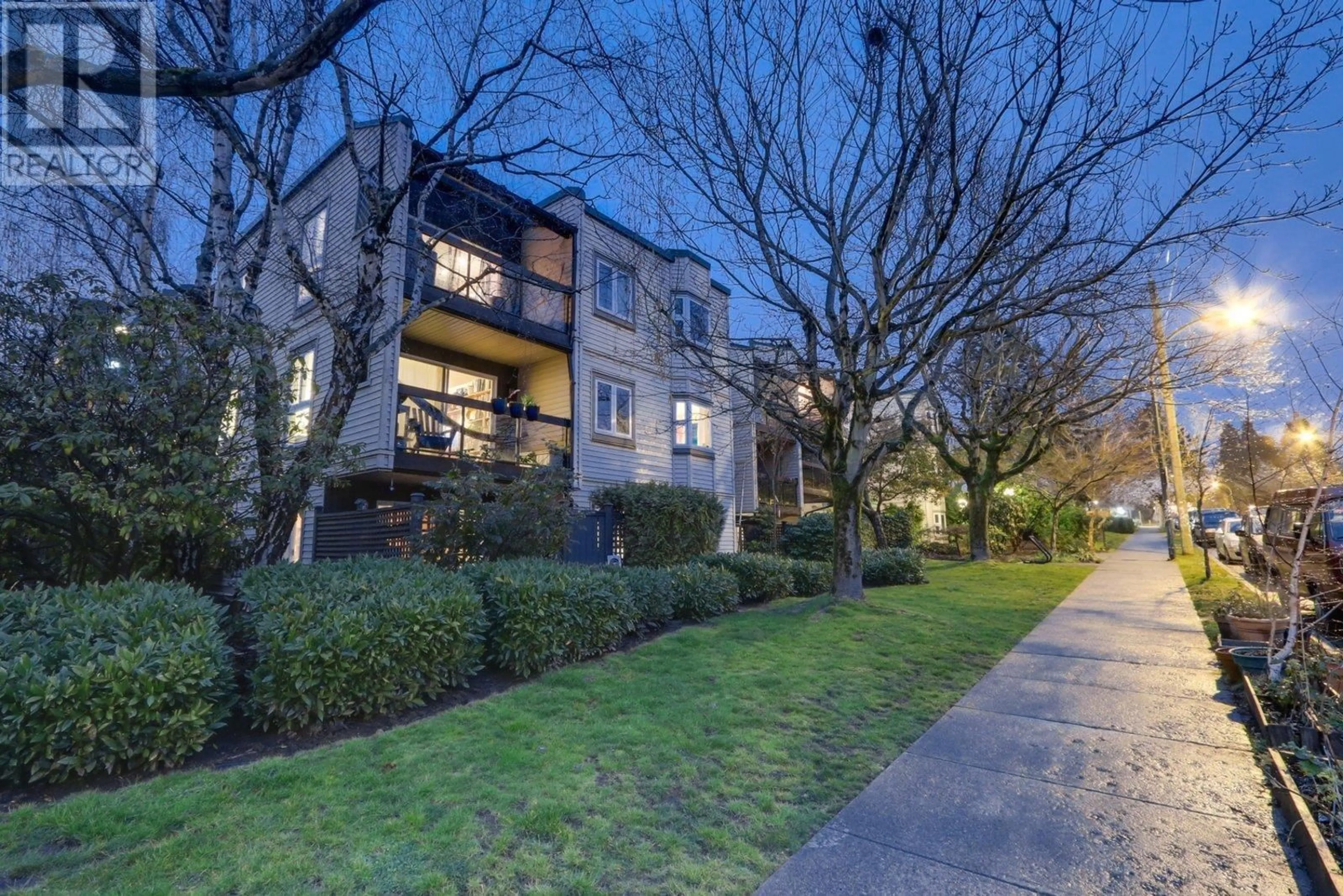 A pic from outside/outdoor area/front of a property/back of a property/a pic from drone, street for 101 - 1429 4TH AVENUE, Vancouver British Columbia V6X1C3