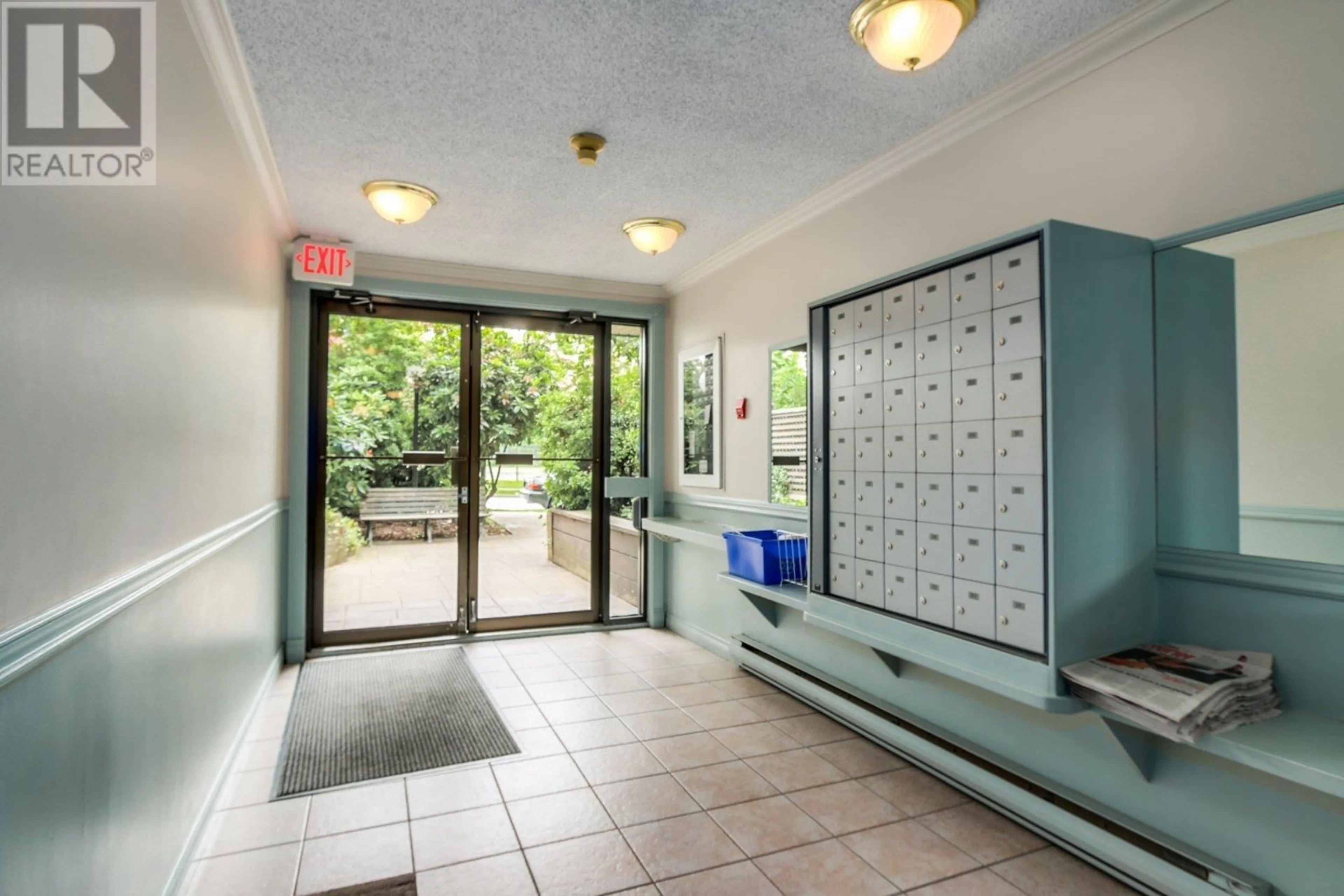 Indoor foyer for 101 - 1429 4TH AVENUE, Vancouver British Columbia V6X1C3