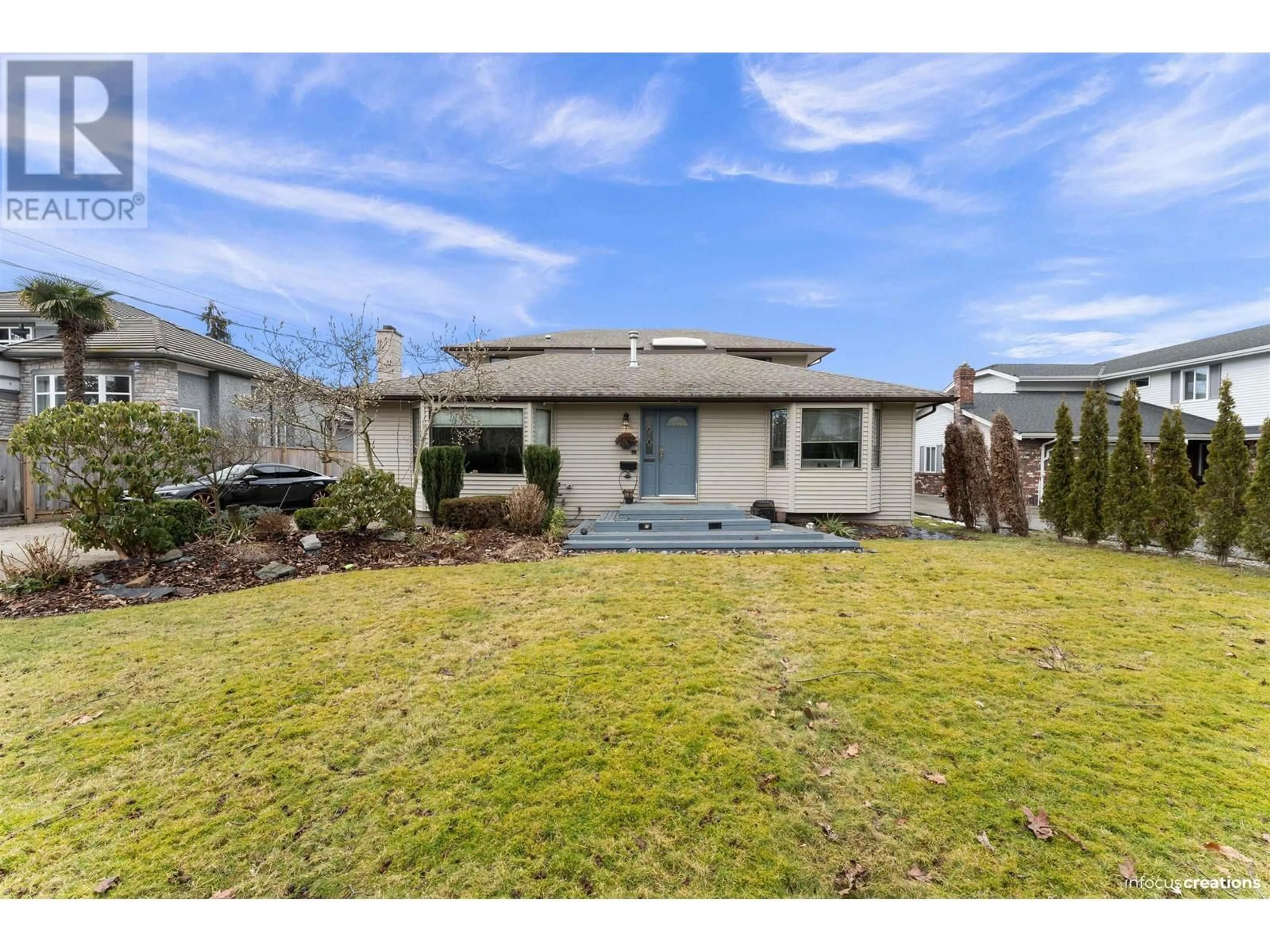 A pic from outside/outdoor area/front of a property/back of a property/a pic from drone, street for 10511 CAITHCART ROAD, Richmond British Columbia V6X1N3