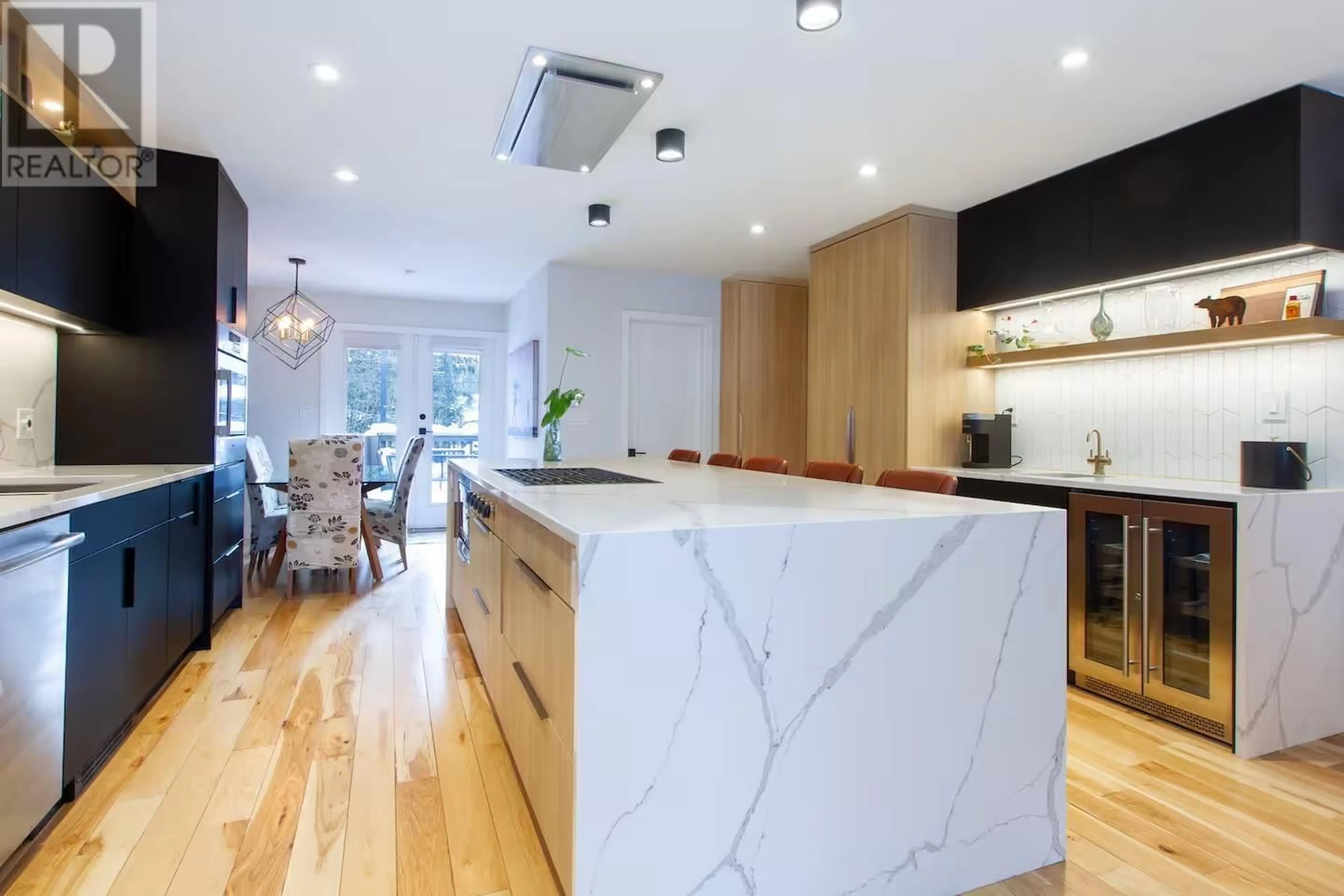 Contemporary kitchen, unknown for 1358 JUDD ROAD, Squamish British Columbia V0N1H0