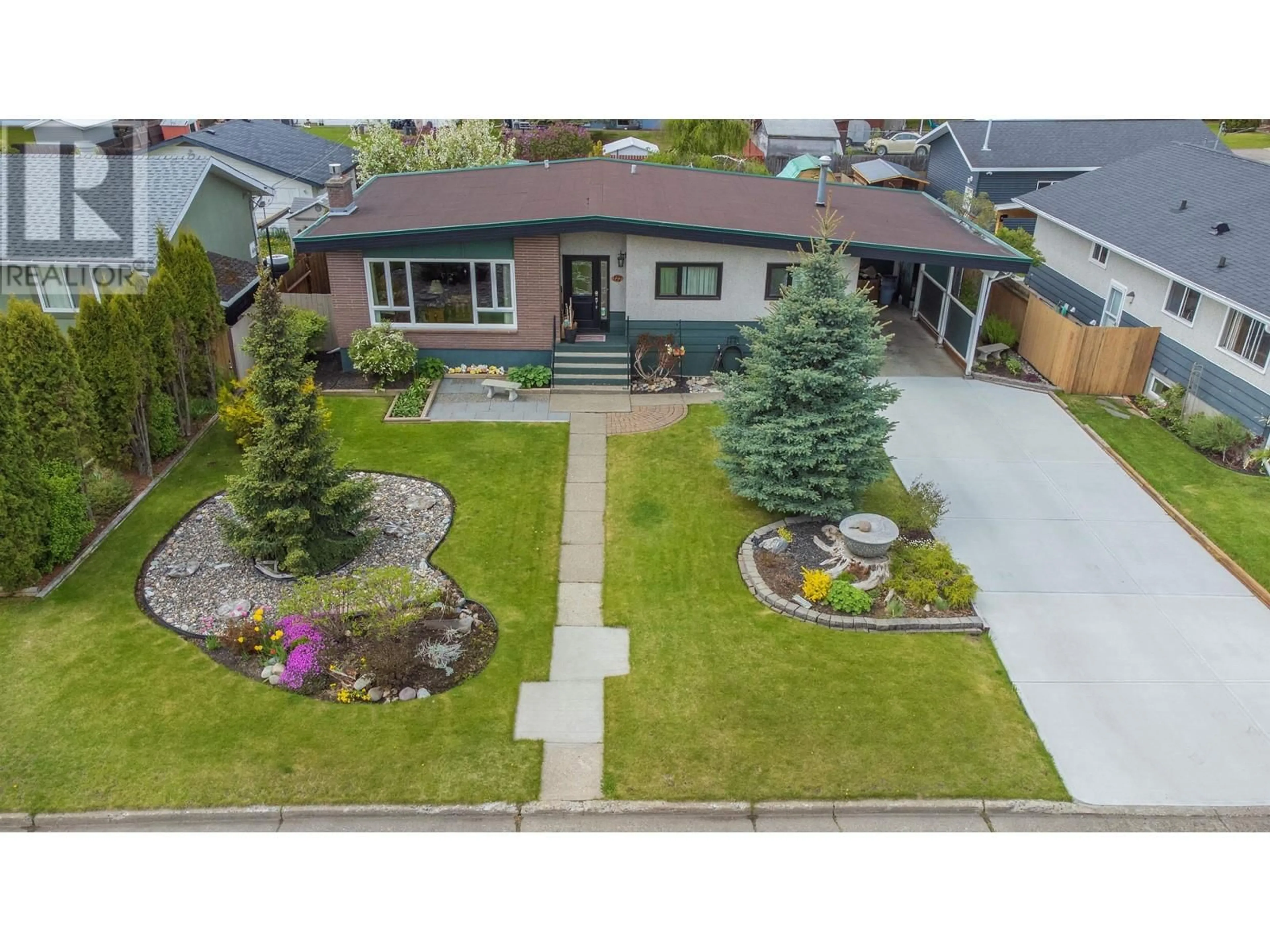 A pic from outside/outdoor area/front of a property/back of a property/a pic from drone, street for 177 OGILVIE STREET, Prince George British Columbia V2M3H4
