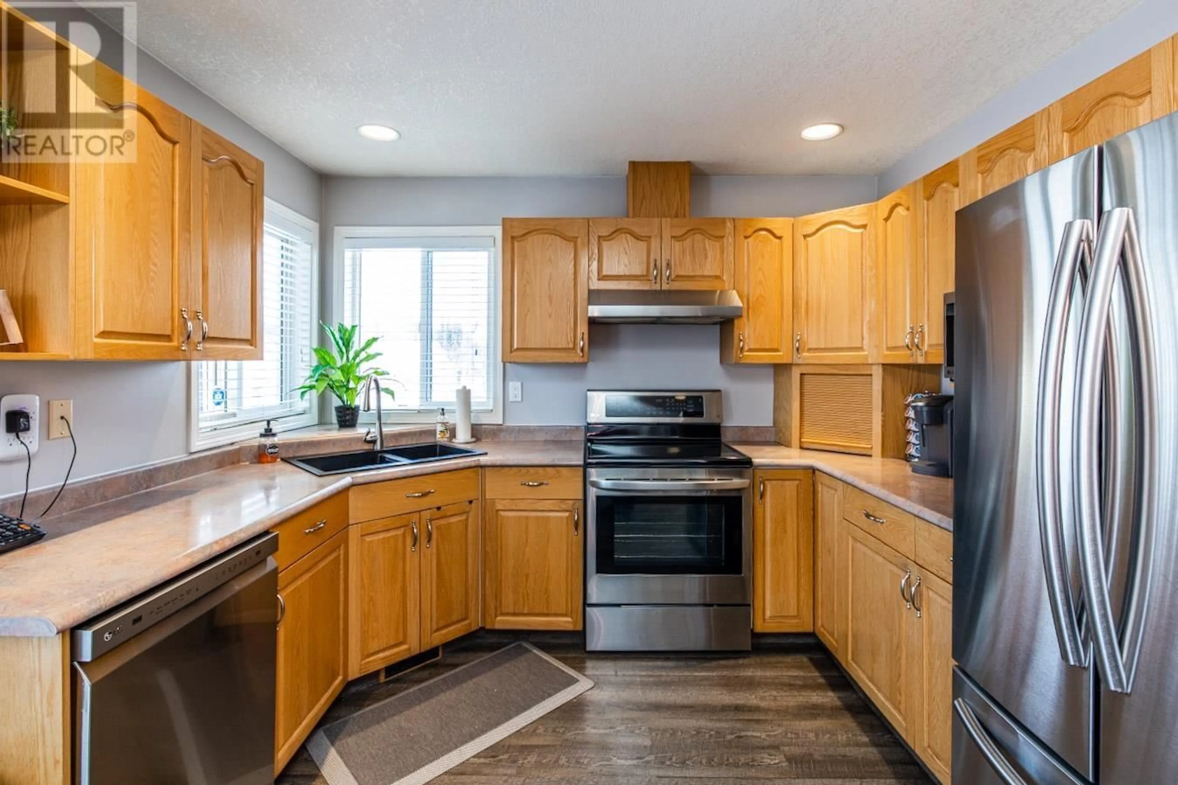 Standard kitchen, unknown for 6869 WESTGATE AVENUE, Prince George British Columbia V2N5R2