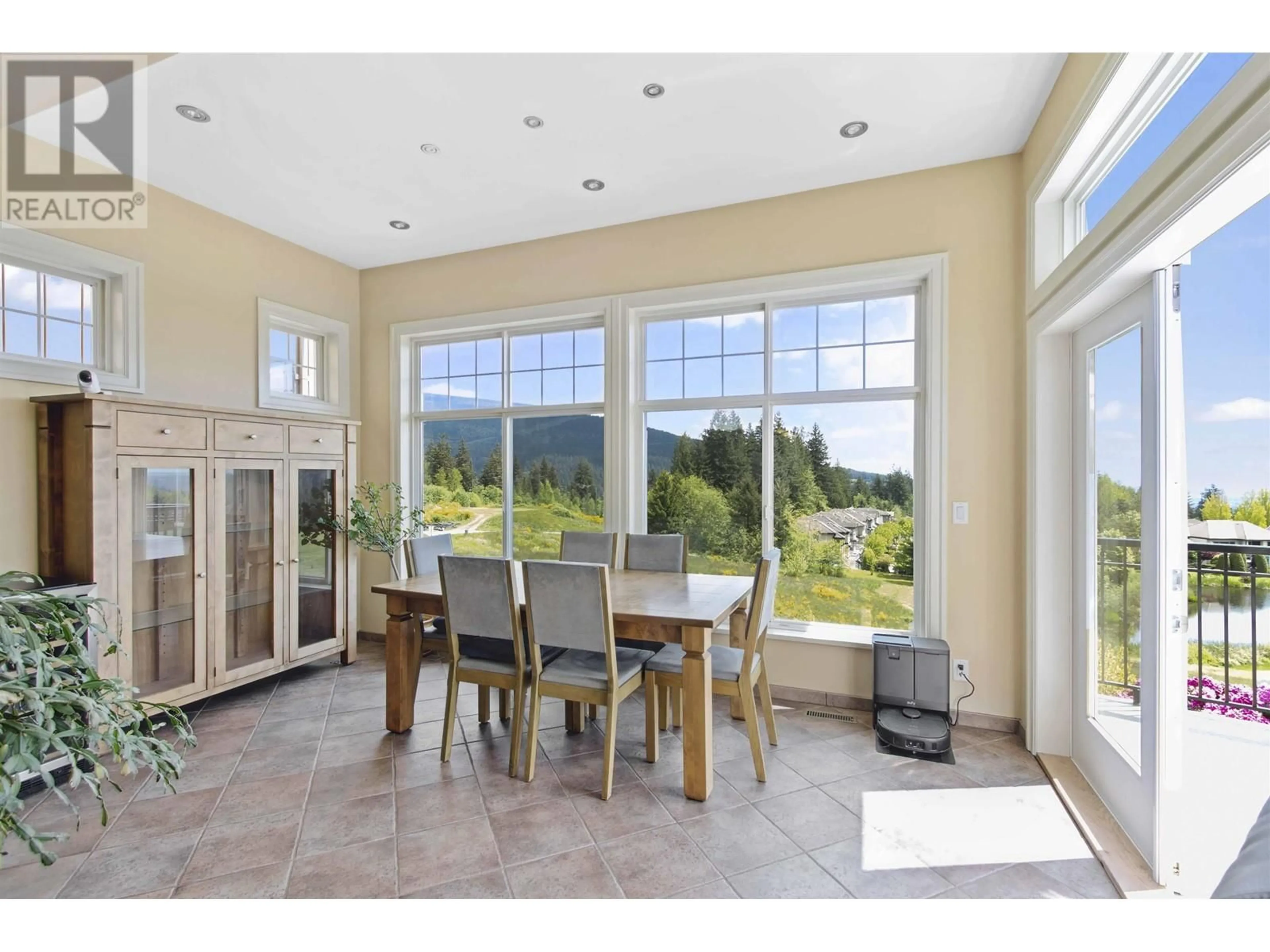 Dining room, ceramic/tile floor for 3233 CHARTWELL LANE, Coquitlam British Columbia V3E3N1