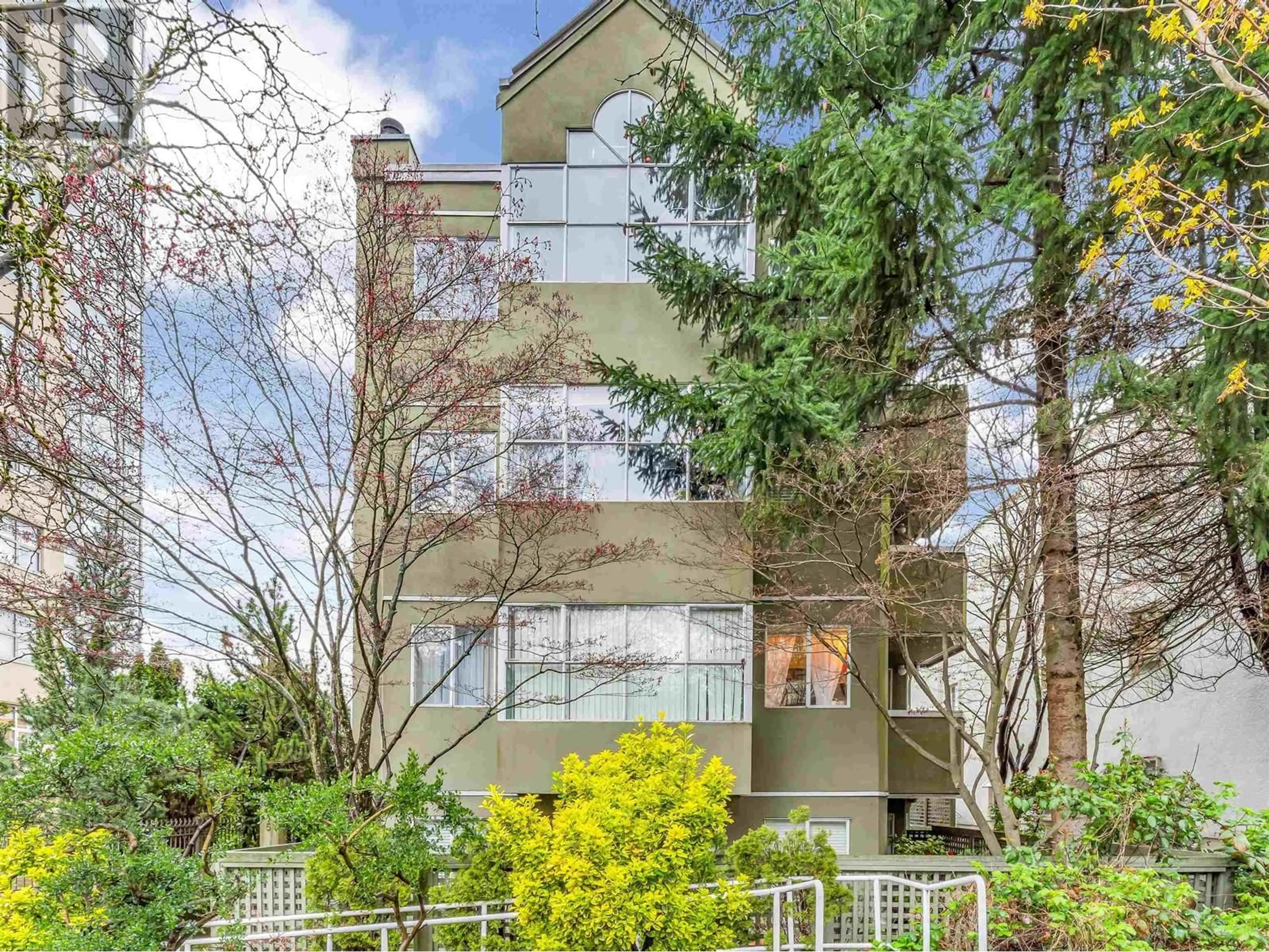 Unknown for 1575 12TH AVENUE, Vancouver British Columbia V6J2E2