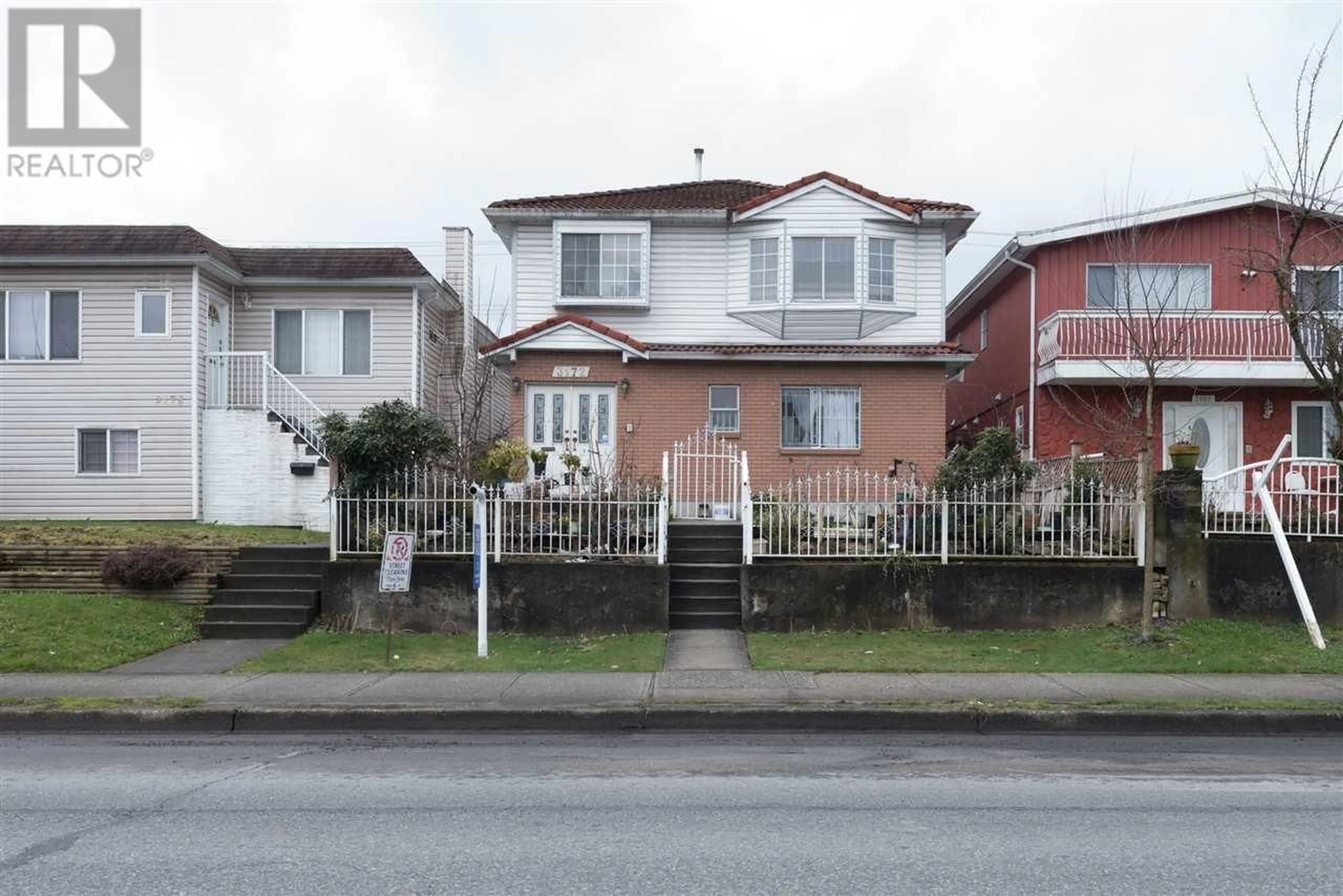 Unknown for 3172 GRANDVIEW HIGHWAY, Vancouver British Columbia V5M2E8
