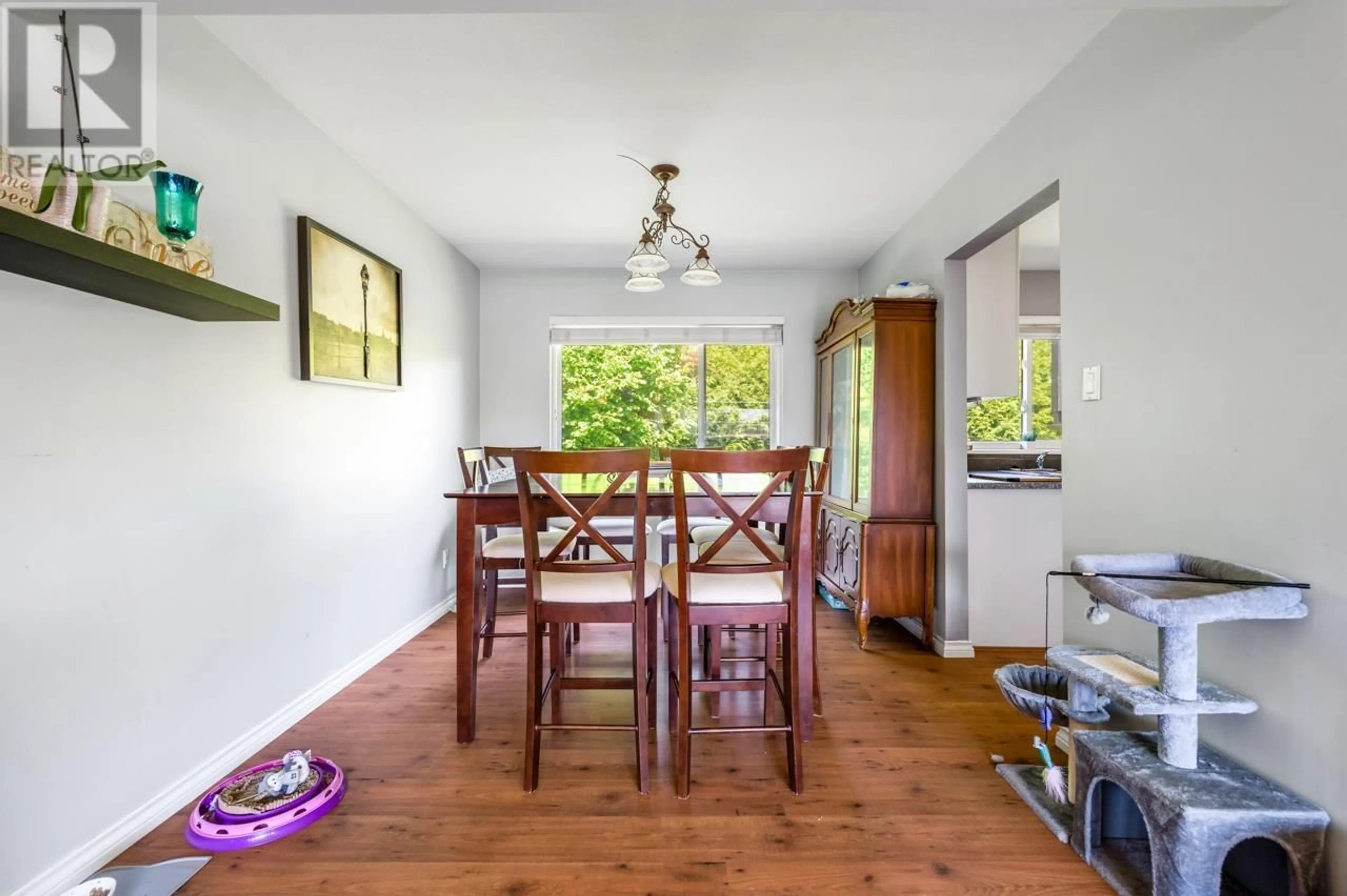 Dining room, wood/laminate floor for 9891 SWANSEA DRIVE, Richmond British Columbia V7A1N5