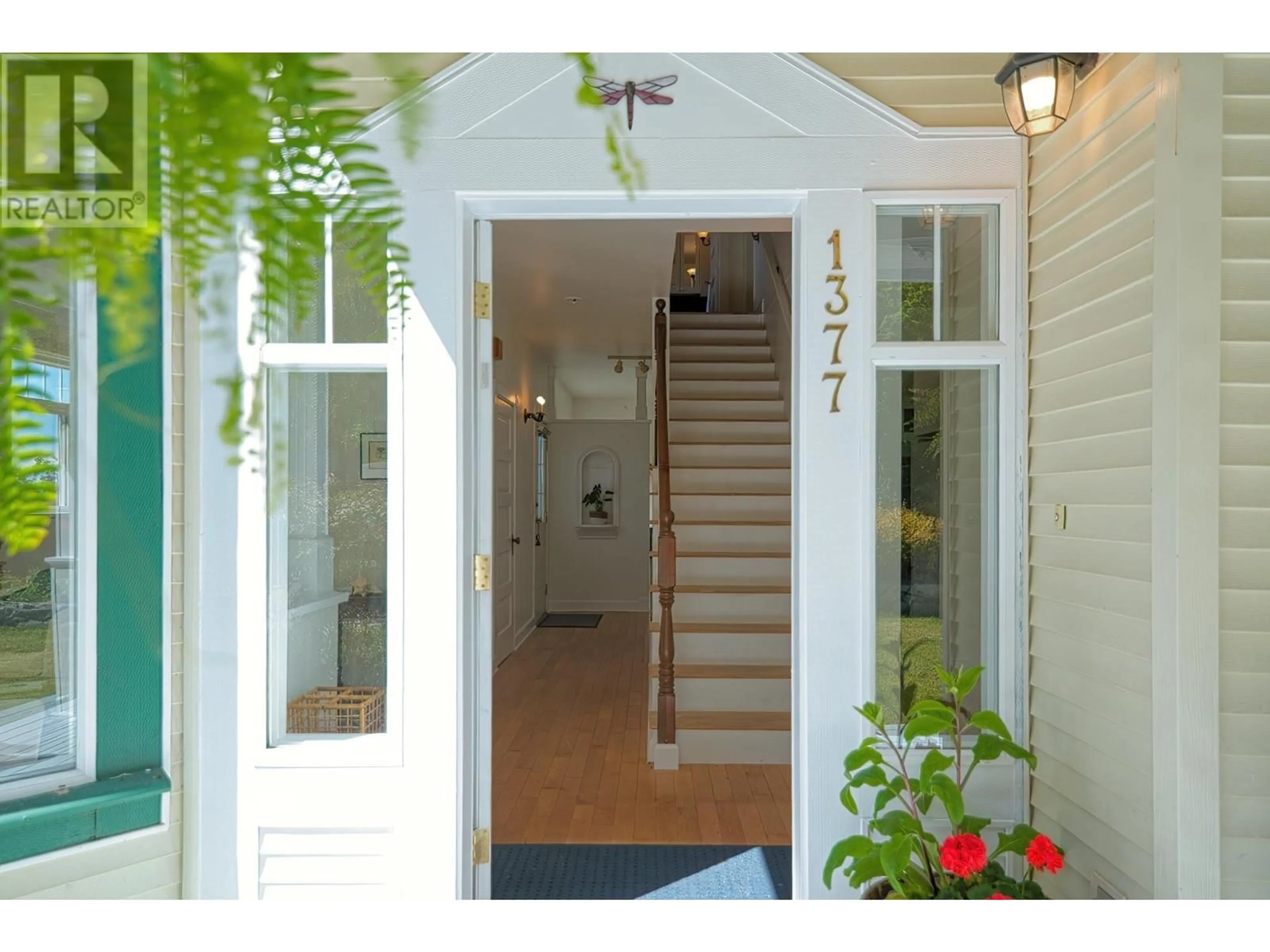 Indoor entryway for 1377 MARLENE ROAD, Roberts Creek British Columbia V0N2W2