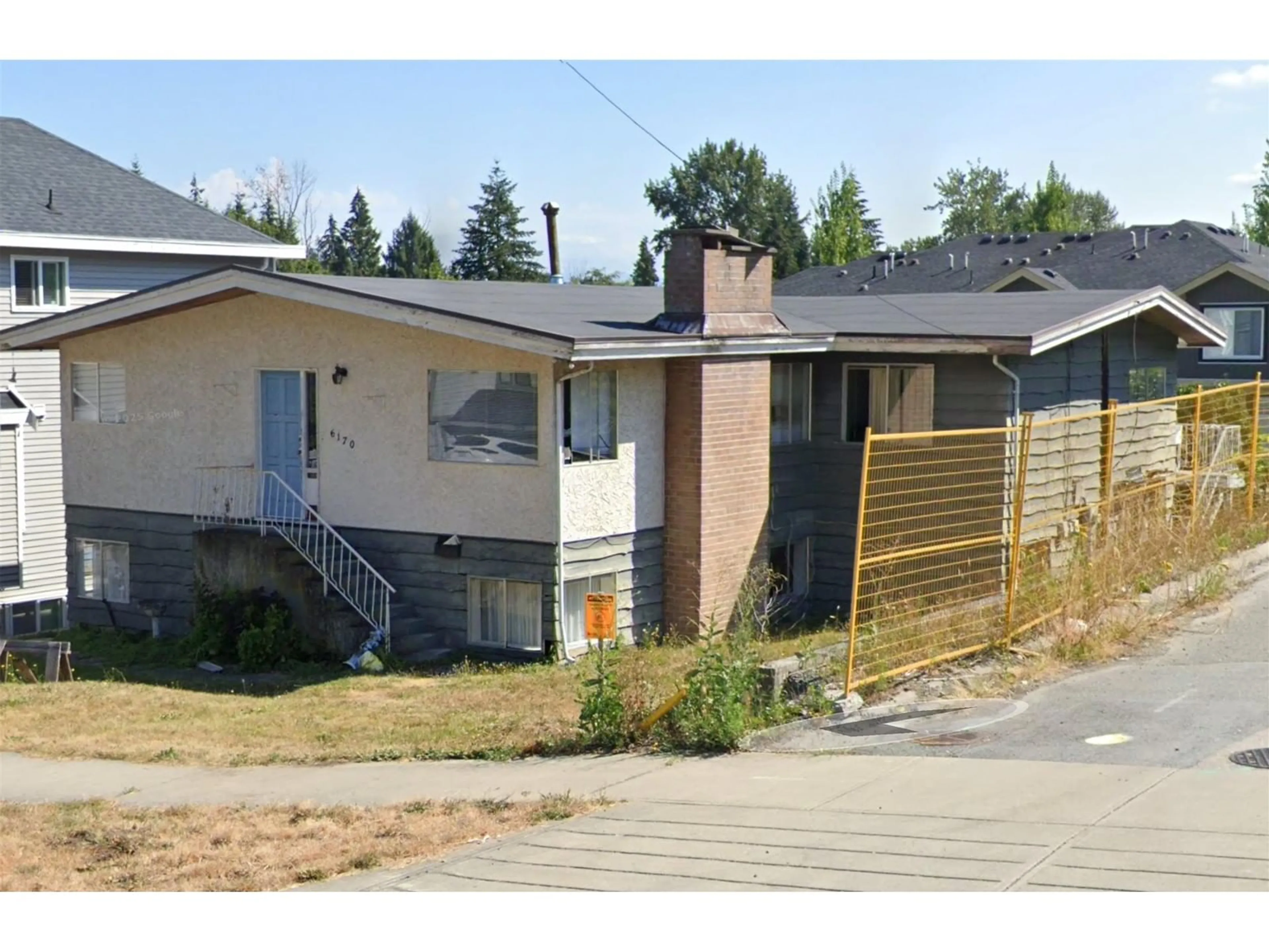 Home with vinyl exterior material, street for 6170 138, Surrey British Columbia V3X1E7