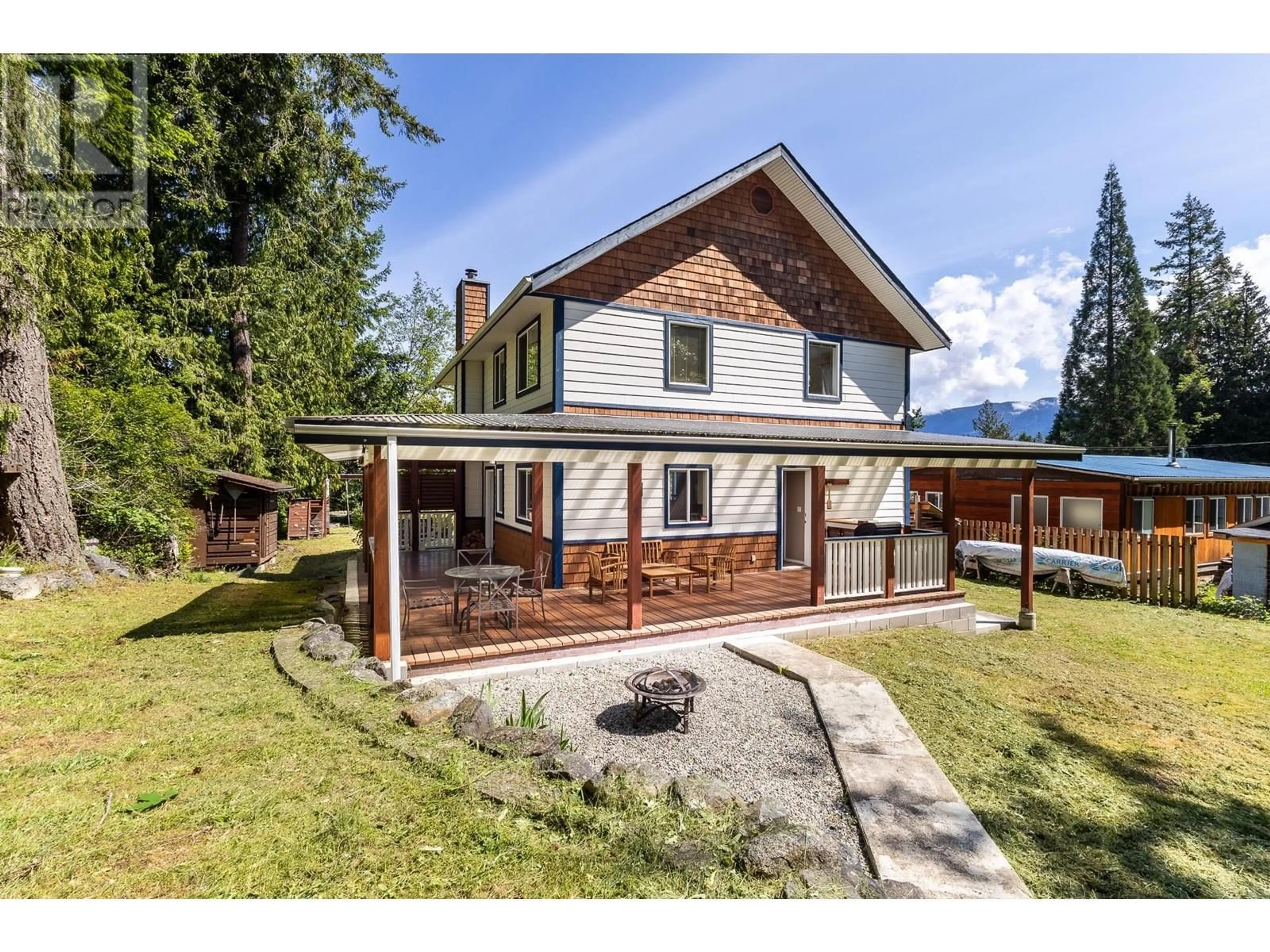 A pic from outside/outdoor area/front of a property/back of a property/a pic from drone, unknown for 4536 RONDEVIEW ROAD, Madeira Park British Columbia V0N2H1