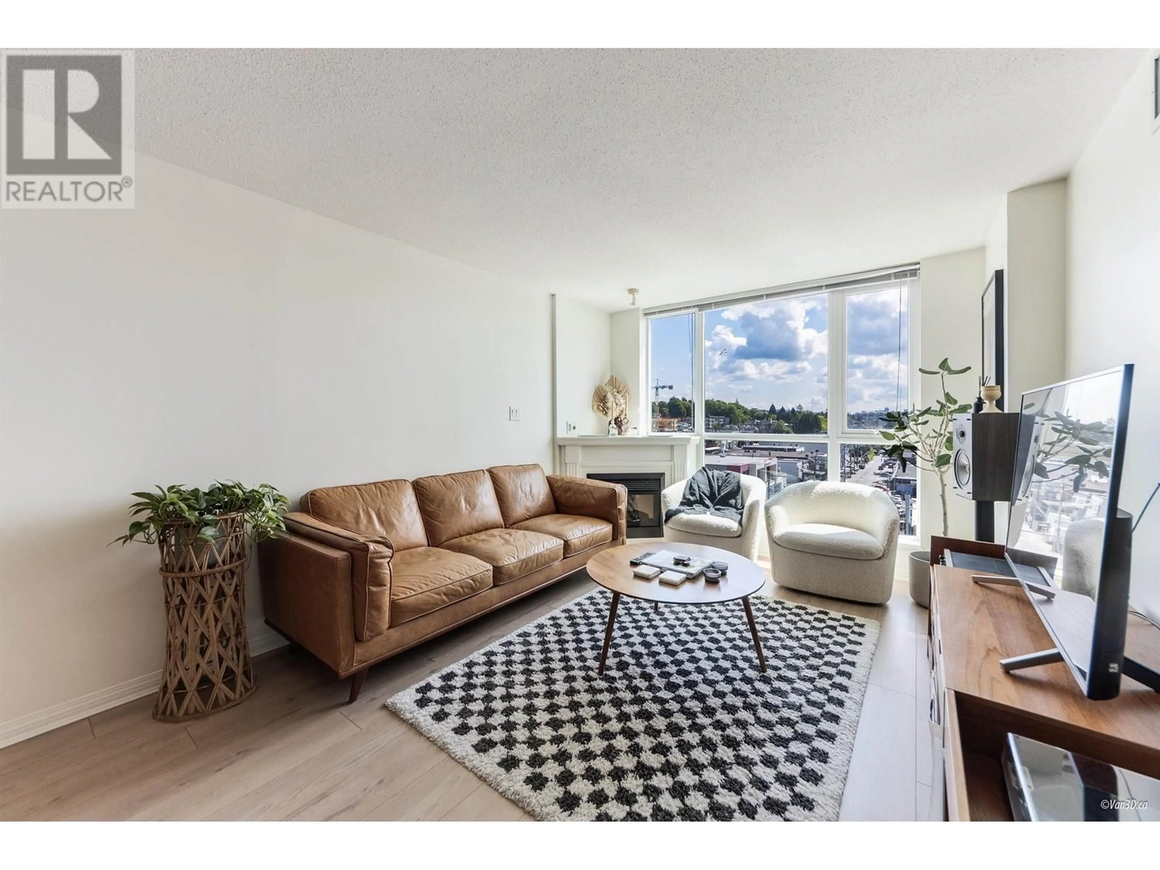 Living room with furniture, unknown for 1002 - 188 ESPLANADE, North Vancouver British Columbia V7L4Y1