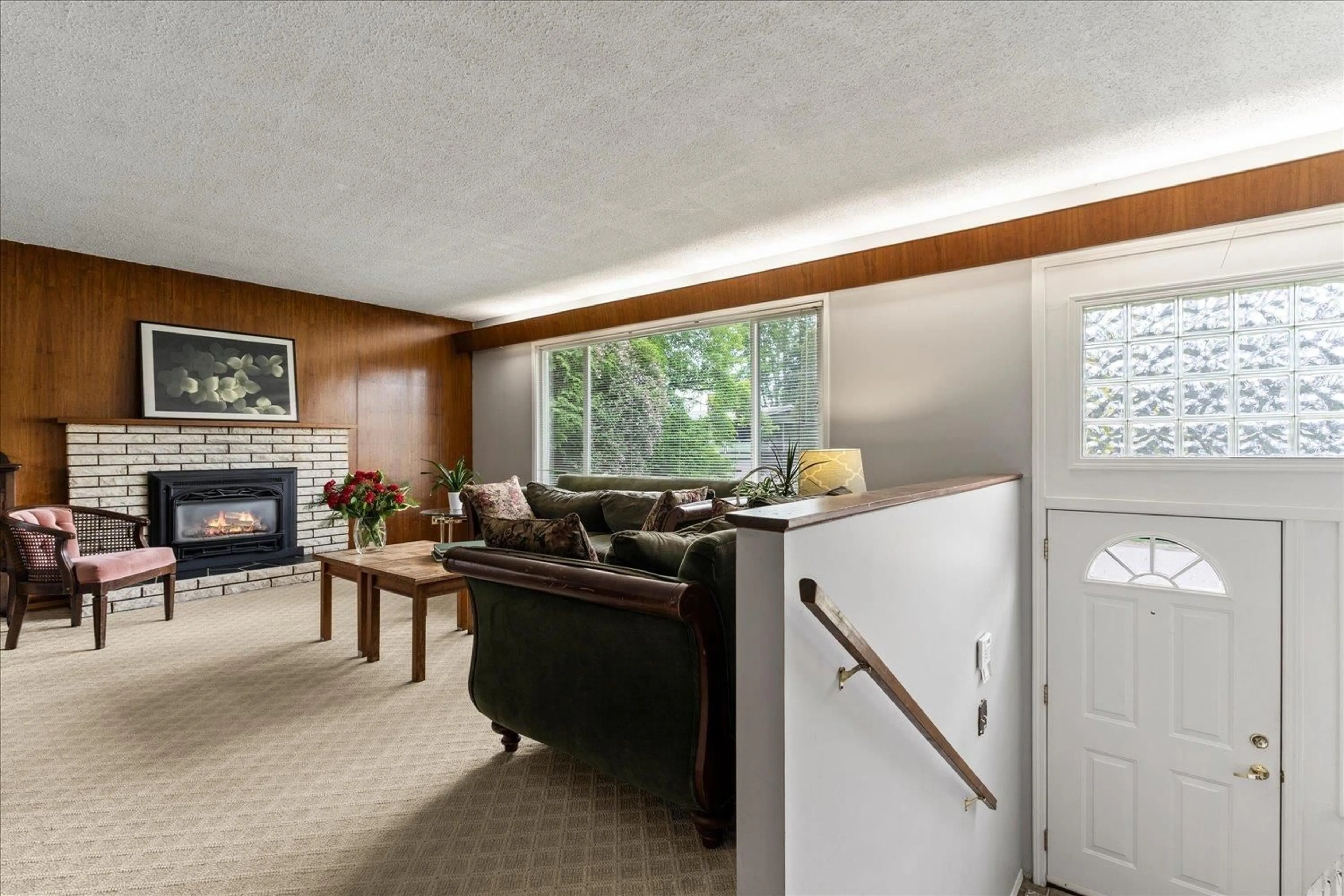 Living room with furniture, unknown for 2512 JAMES, Abbotsford British Columbia V2T3L5