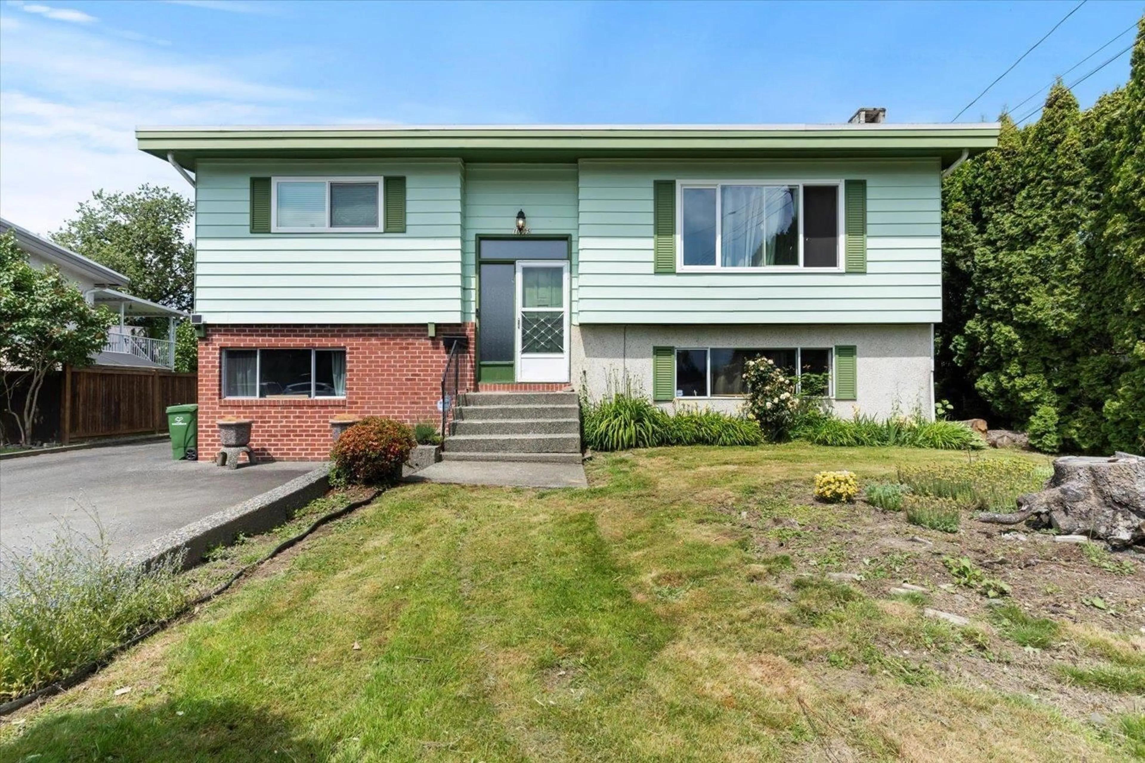 Home with vinyl exterior material, street for 10005 DUBLIN DRIVE, Chilliwack British Columbia V2P3R1