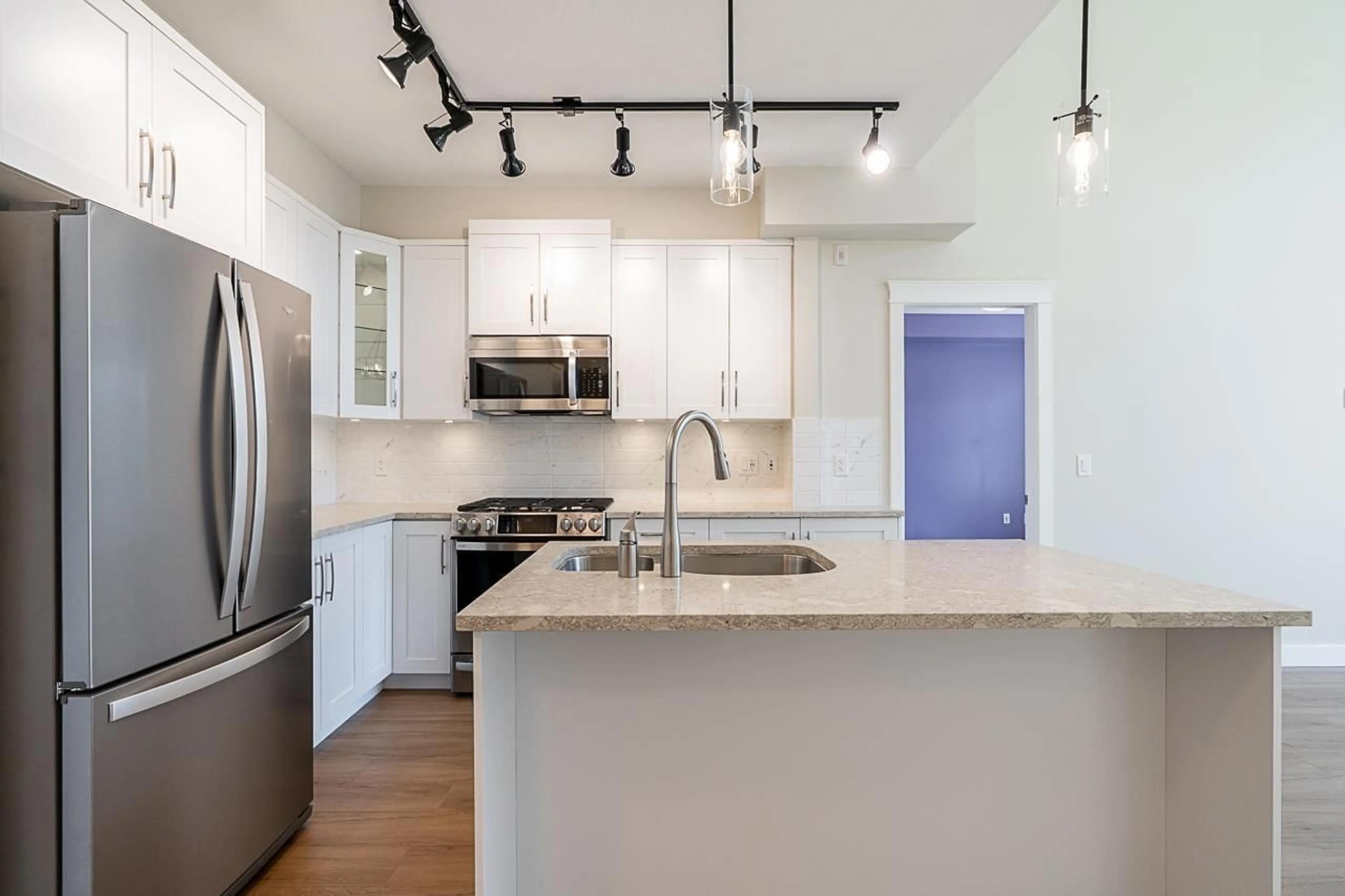 Open concept kitchen, unknown for 506 - 11077 RAVINE, Surrey British Columbia V3T0R7
