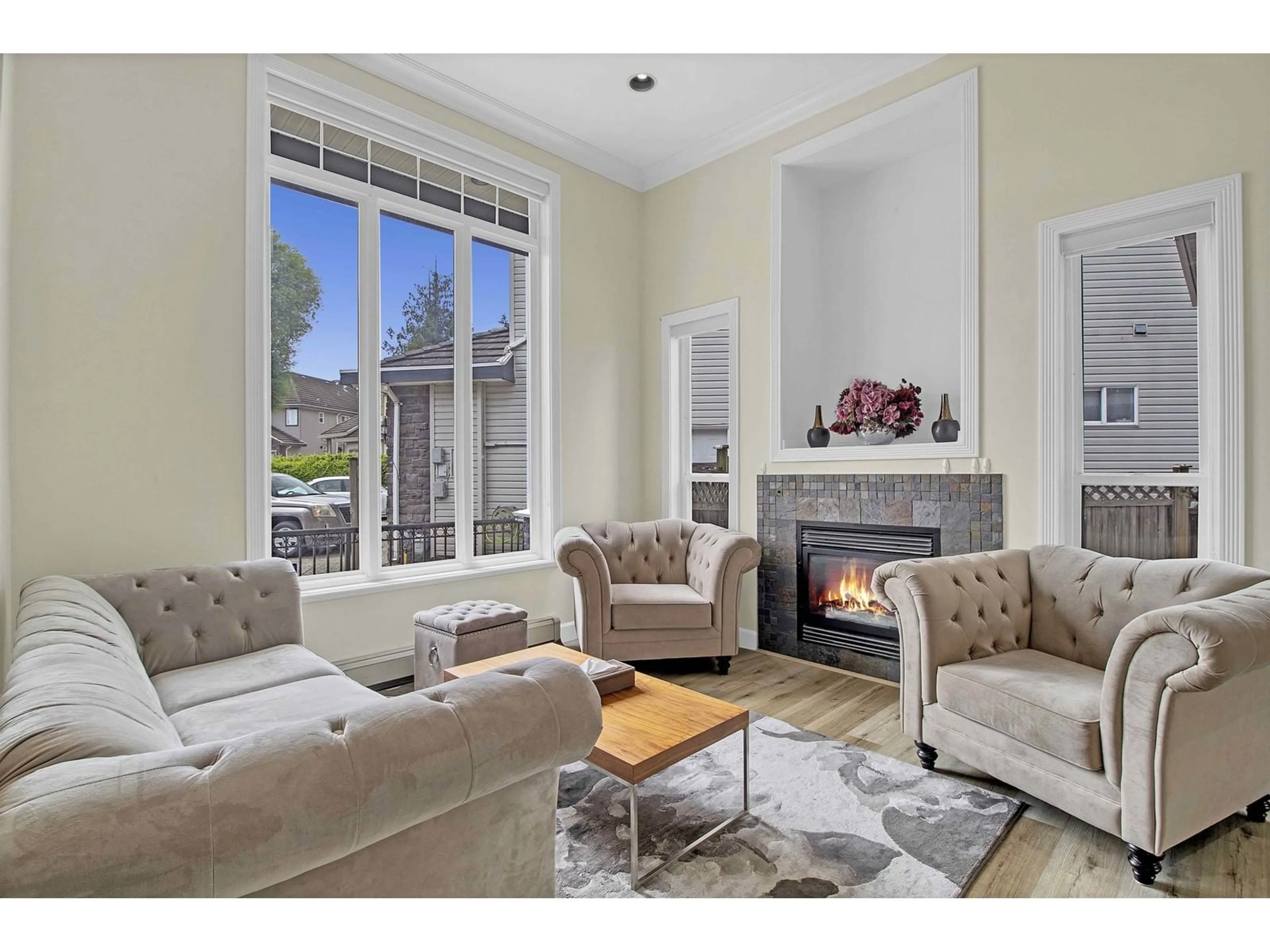 Living room with furniture, unknown for 14845 72A, Surrey British Columbia V3S0T7