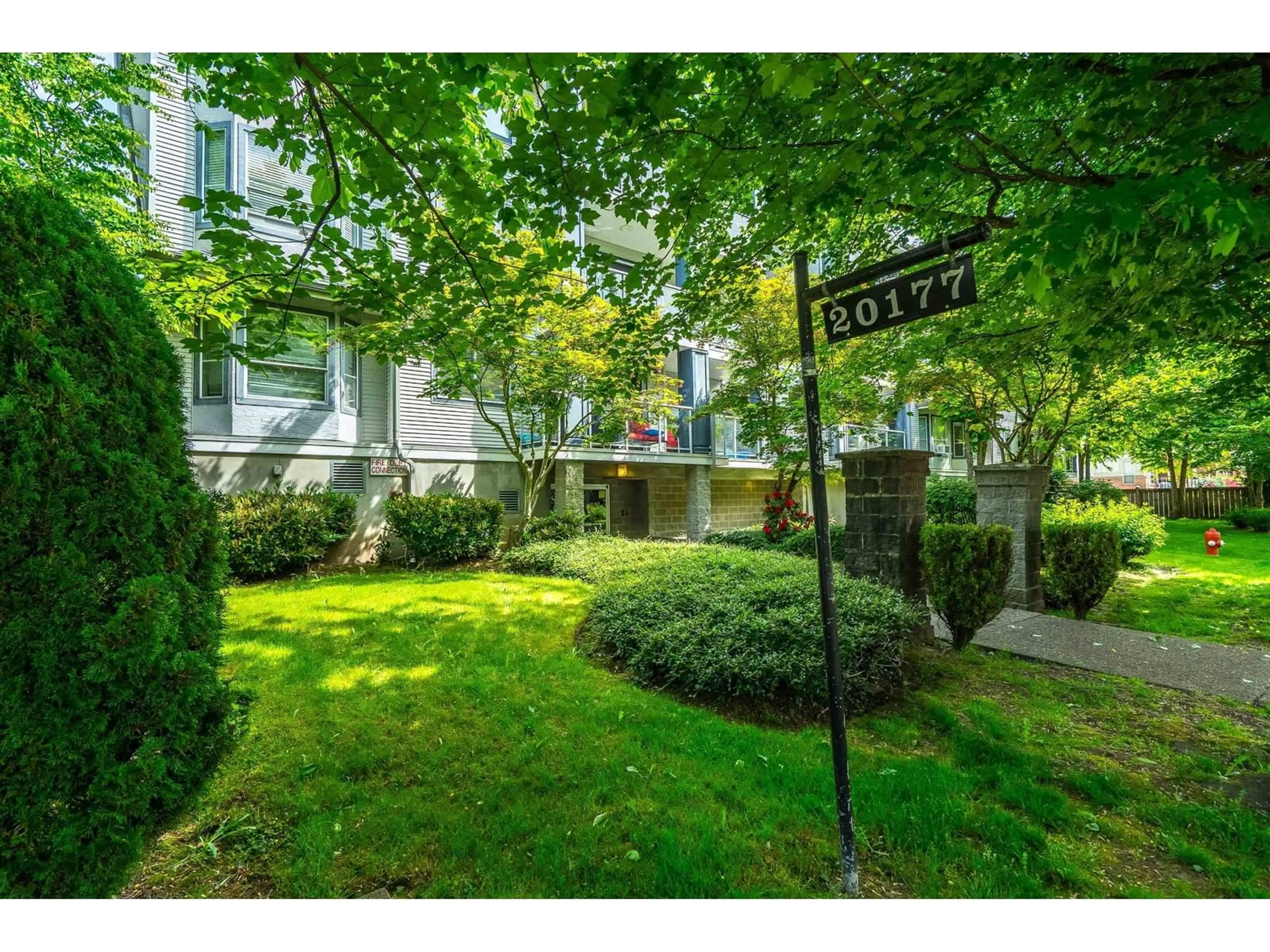 Patio, street for 210 - 20177 54A, Langley British Columbia V3A3W6