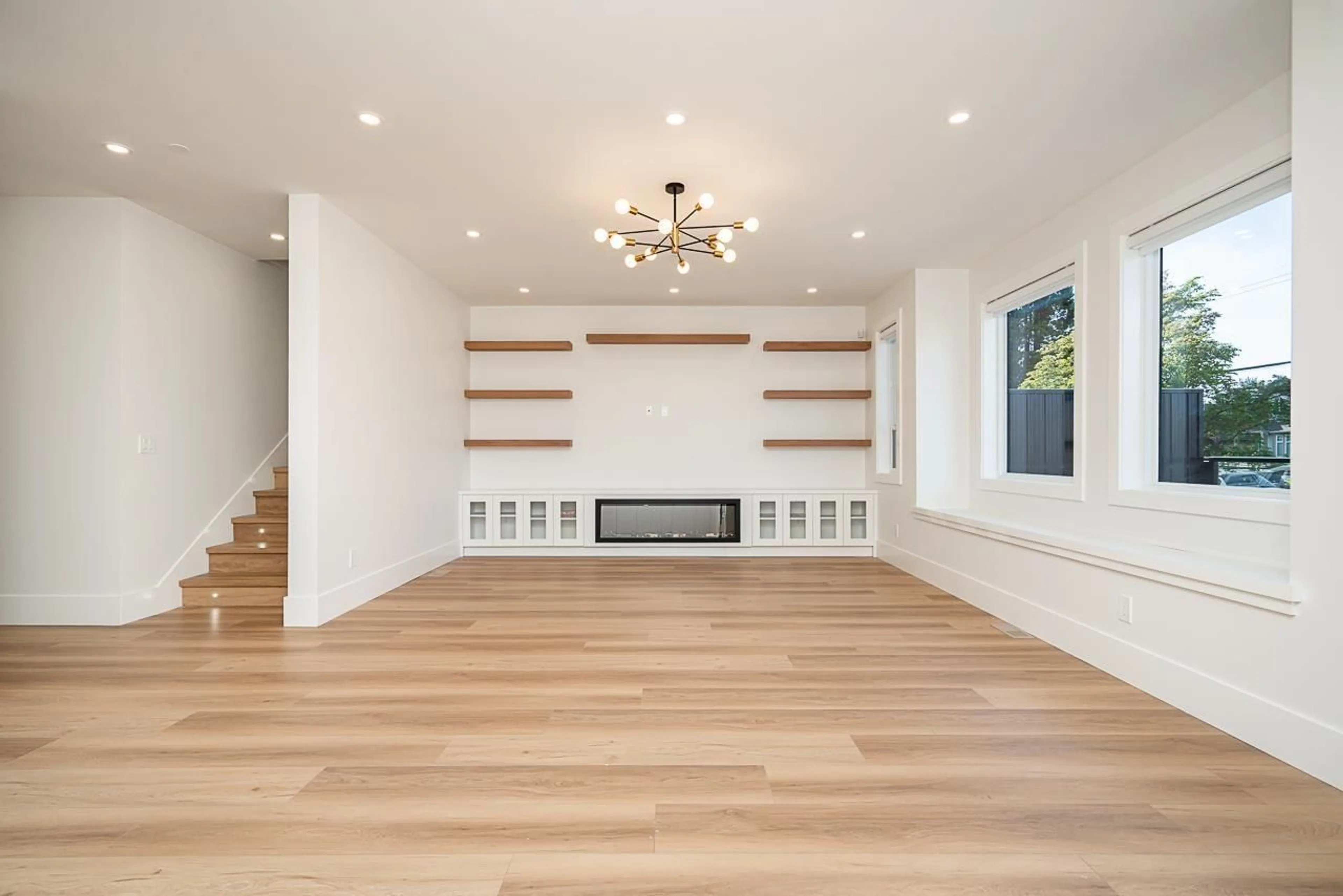 Unknown for 15496 THRIFT, White Rock British Columbia V4B2L9