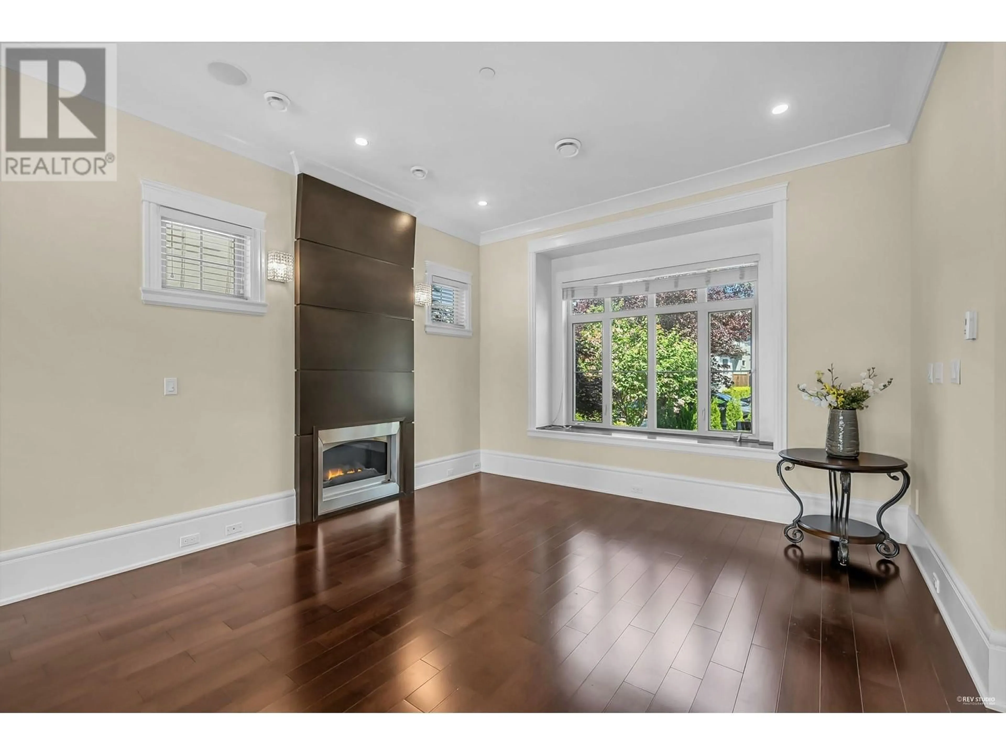 Unknown for 1942 W 42ND AVENUE, Vancouver British Columbia V6M2B1