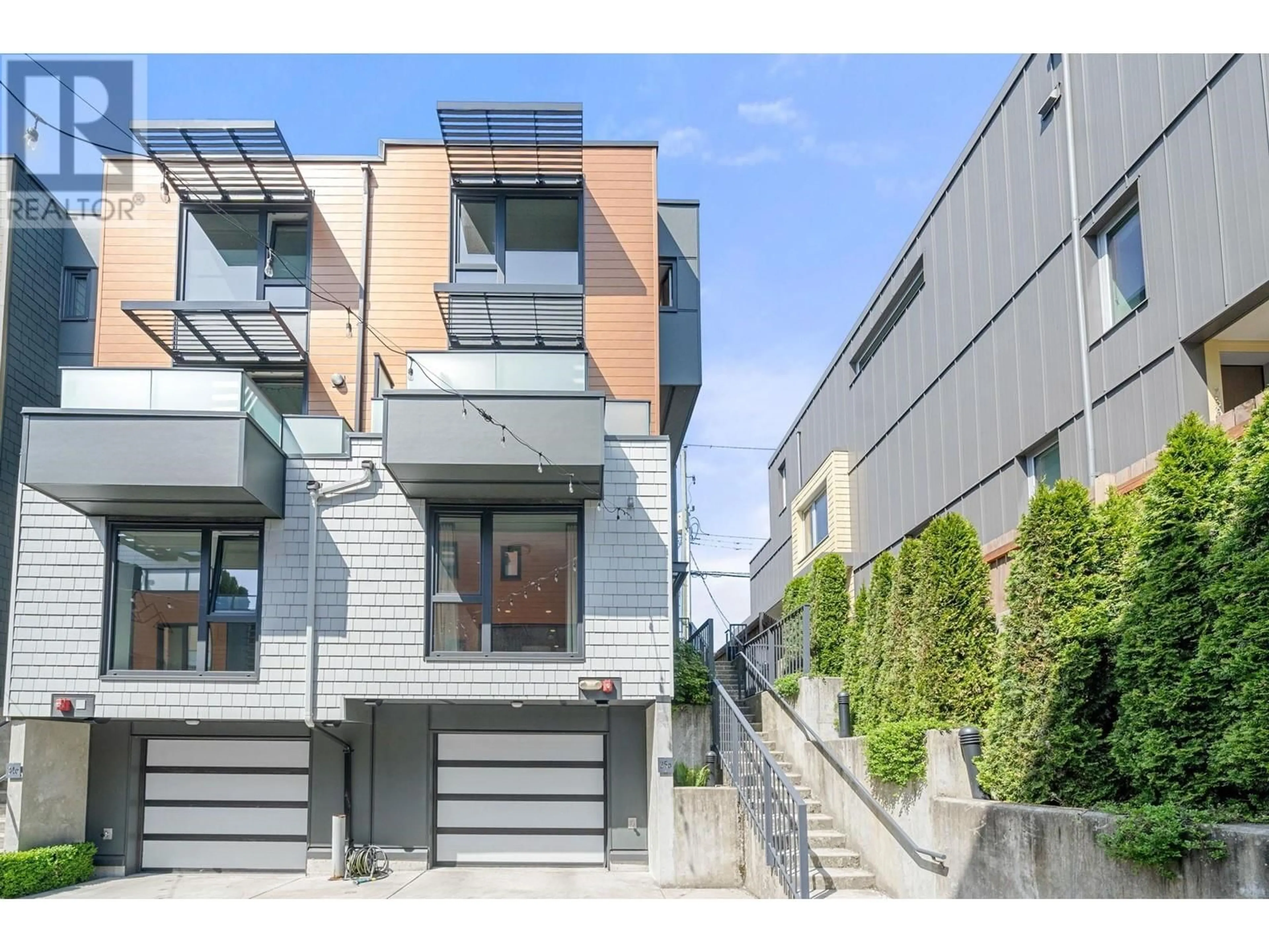 Unknown for 35 - 720 3RD STREET, North Vancouver British Columbia V7L0G7
