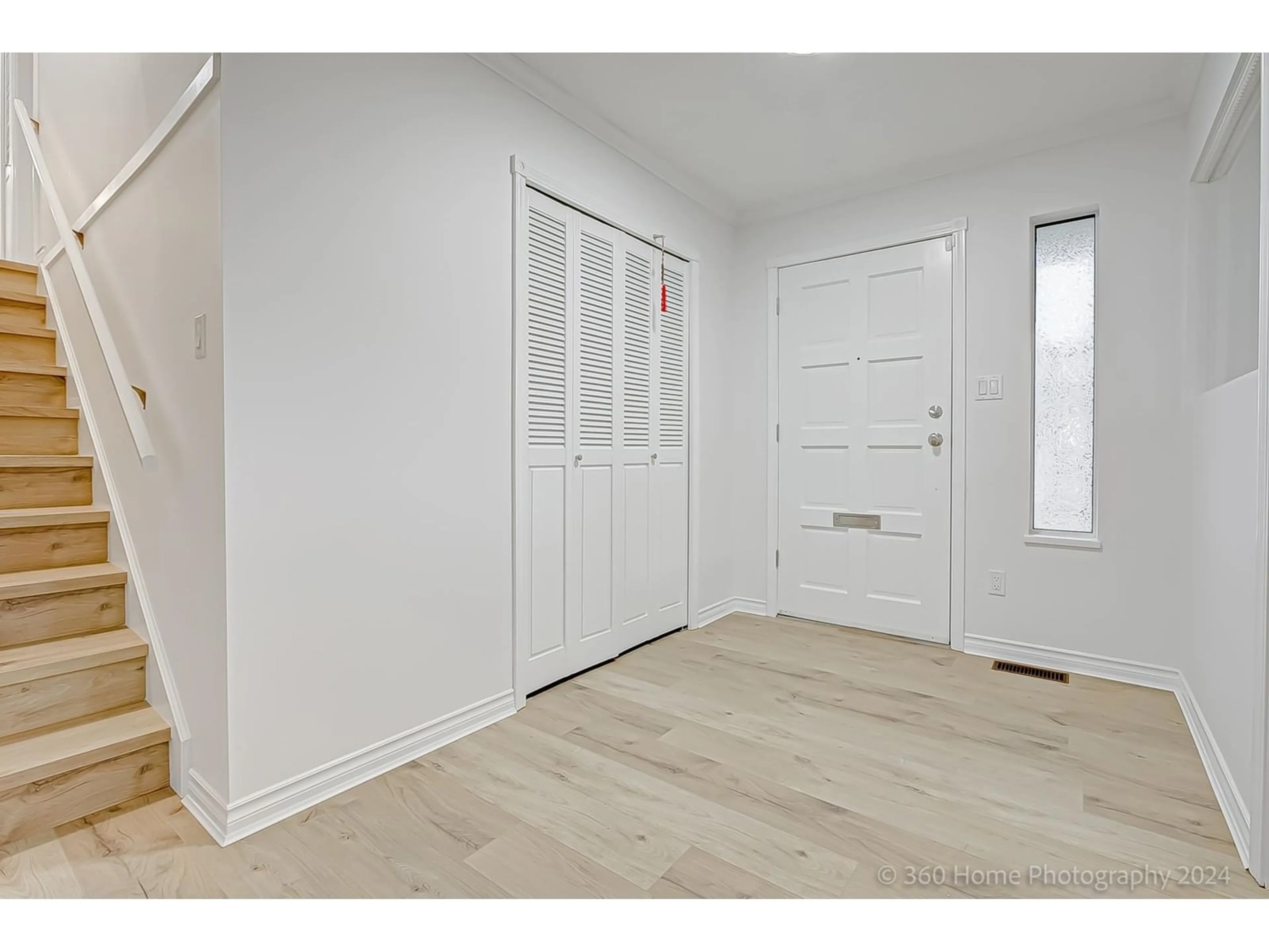 Indoor entryway for 7728 WANSFORD, Delta British Columbia V4C7S9