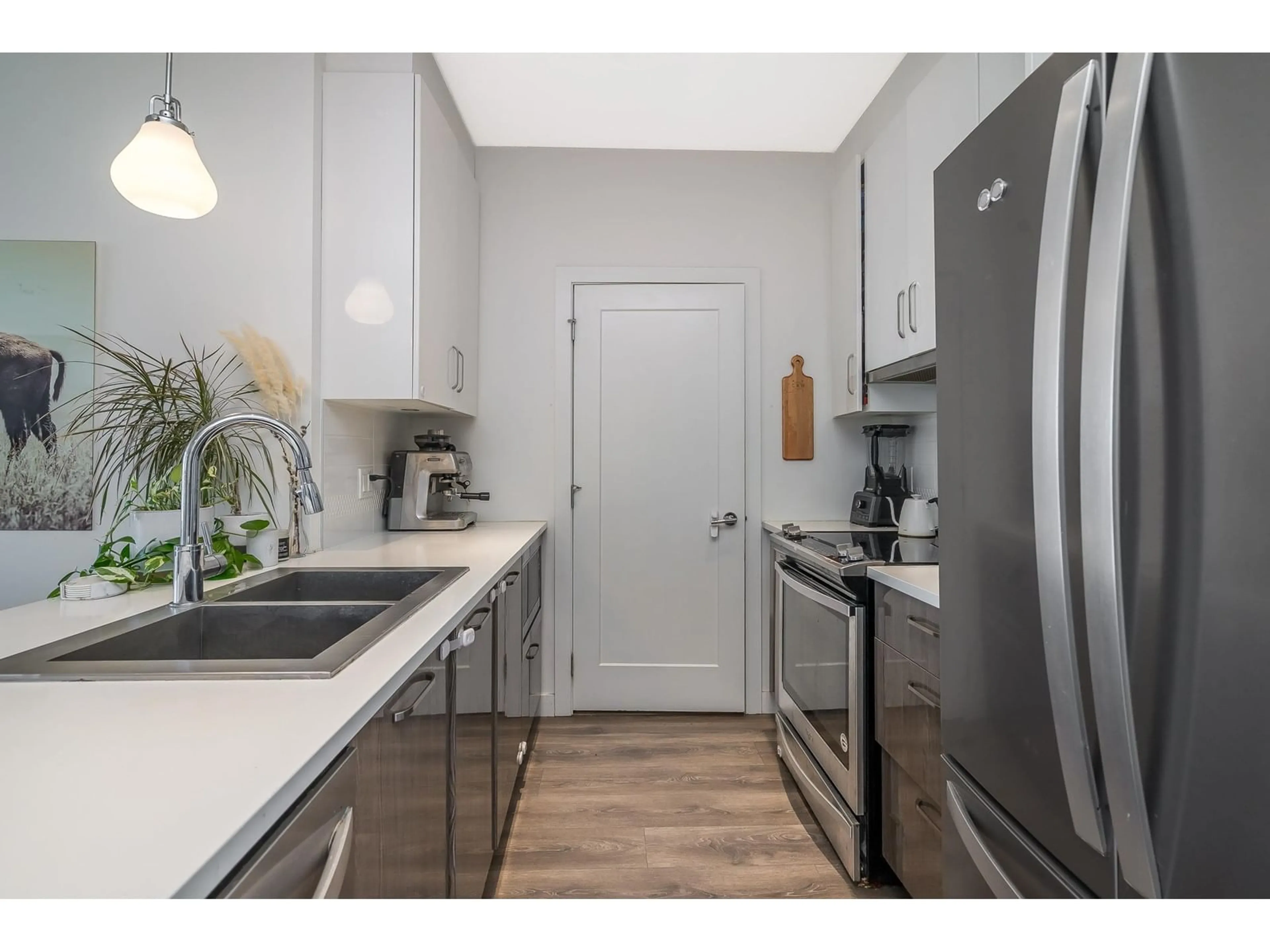 Standard kitchen, unknown for 508 - 20829 77A, Langley British Columbia V2Y0Y5