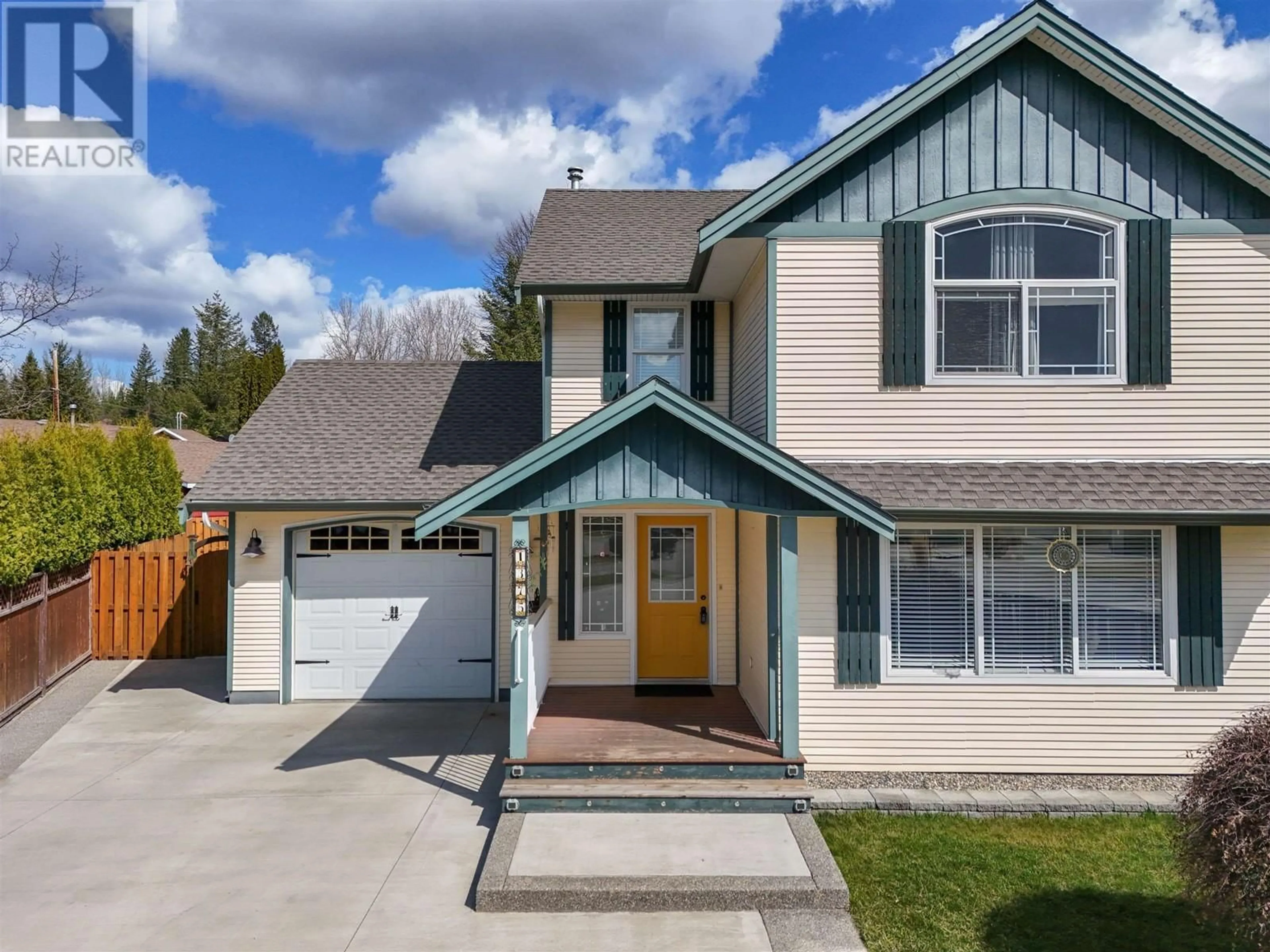 Home with vinyl exterior material, street for 1375 NAGRA AVENUE, Quesnel British Columbia V2J6P6