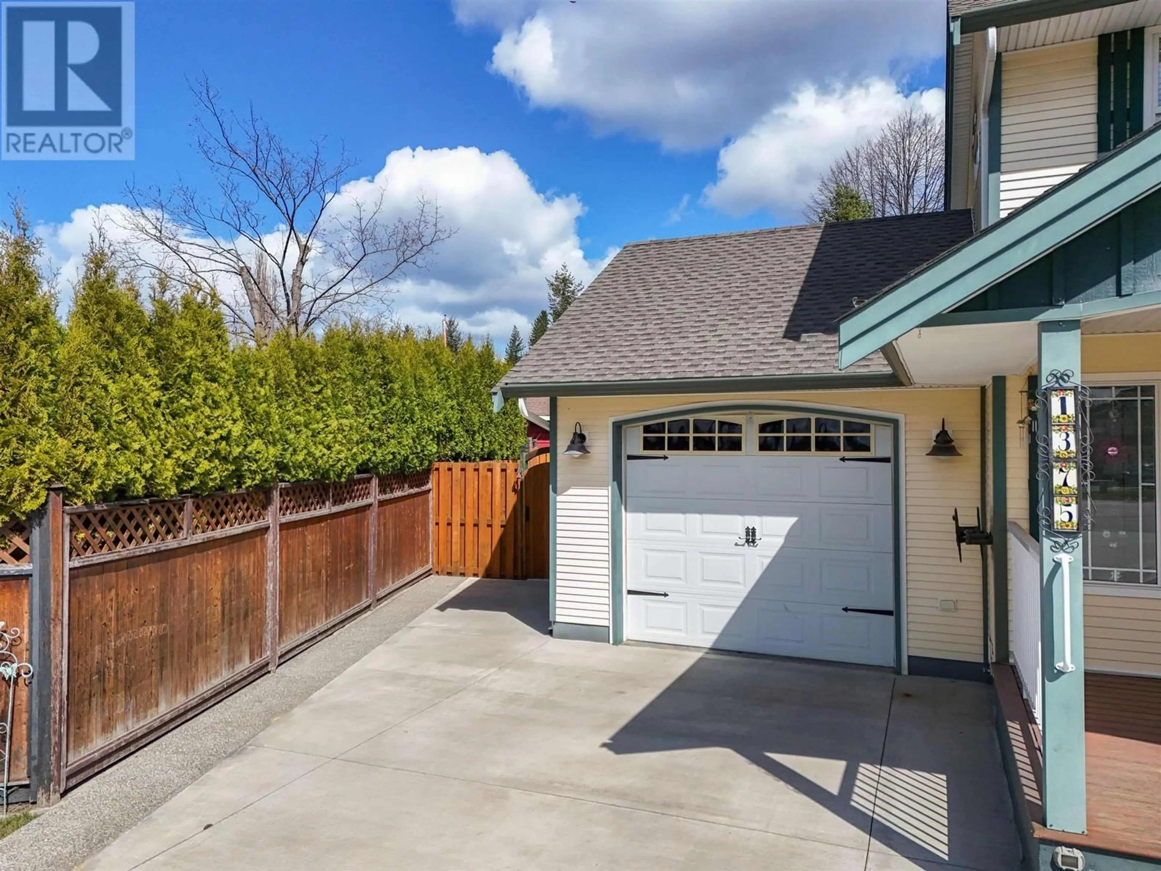 Indoor garage for 1375 NAGRA AVENUE, Quesnel British Columbia V2J6P6