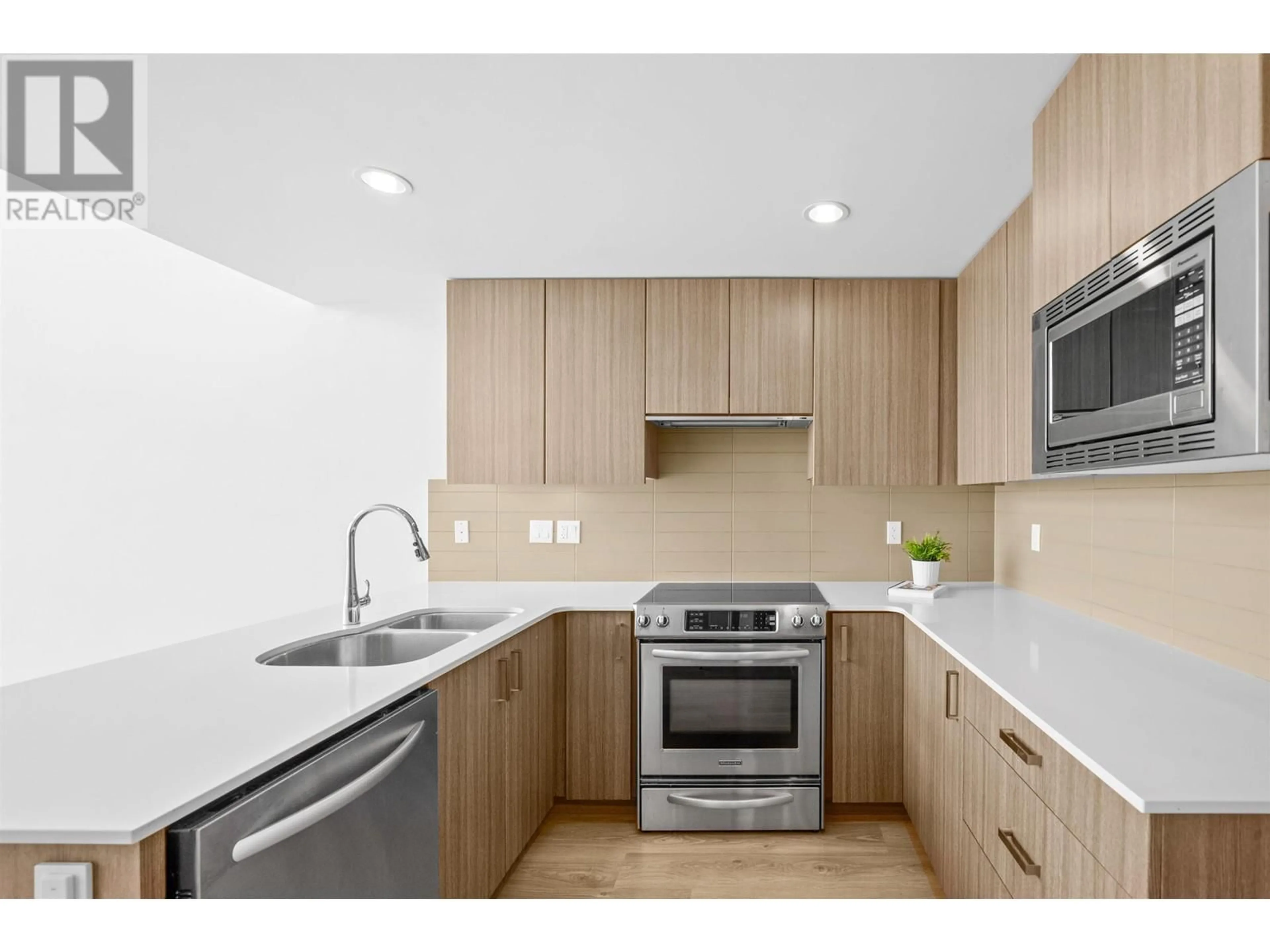 Standard kitchen, unknown for 2105 - 125 COLUMBIA STREET, New Westminster British Columbia V3L0G8